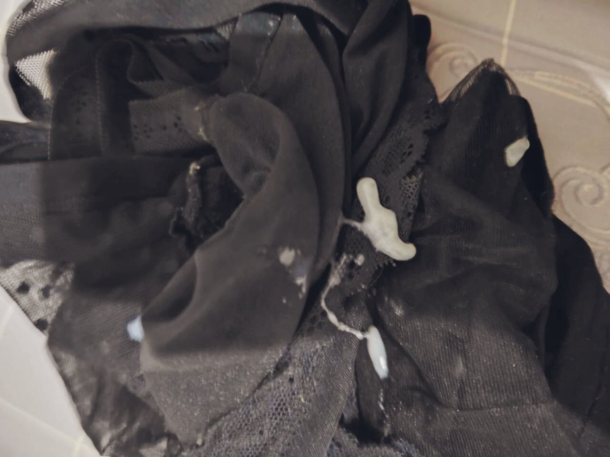 昨天盲盒物品，母狗的黑色蕾丝小内裤+黑丝，谁能拒绝黑丝呢《大兄弟射的量有点少》 https://t.co/0frvjg8kBf