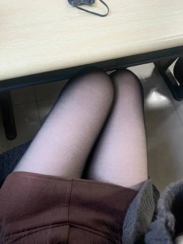 通知一下，今天我穿的黑丝 https://t.co/qGVm7IlI12