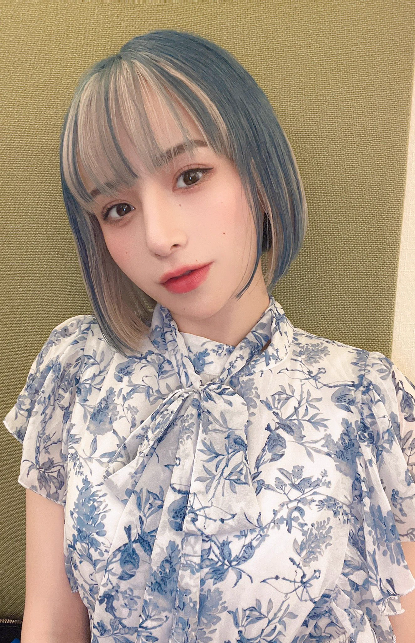 ついに来週土曜日！⟡.·8/20(土)13:00-14:30渋谷Baby Swanさんにてトークライブをします🤍デビュー曲生披露もしちゃうよ🎧！オリシャンは当日ご来店できない方にも発送対応しております🫶🏻🥂特典の限定版CDは、今しか手に入らないのでぜひゲットしてください❕❕🎫▼▼https://t.co/X5N7zJui7C https://t.co/2wW0ZSSkR2