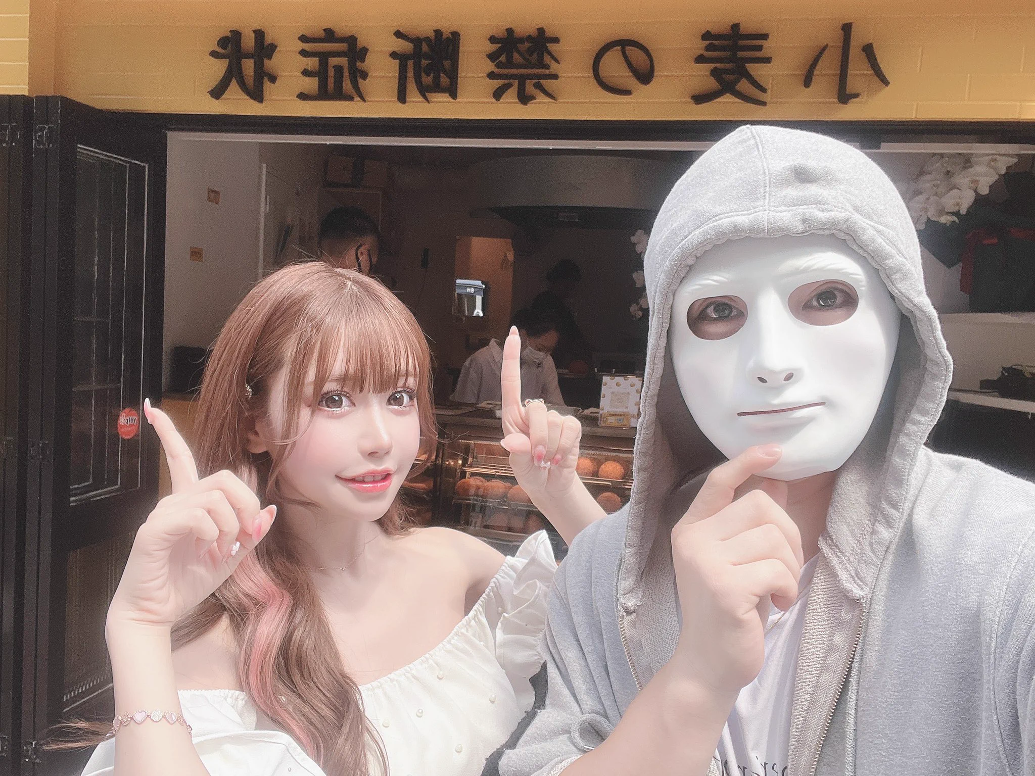 【小麦の禁断症状】@Komugi_Kindan 1日店長ありがとうございました！💗暑すぎて30分早めに離脱してしまいました😭💦💦ごめんなさい🥲来てくださった皆さんありがとうございました🥺💕💕久しぶりにみんなの顔が見れて嬉しかったよーーーー🥰🥰🥰カレーパン美味しく食べてね〜💗 https://t.co/28z7BGapVq
