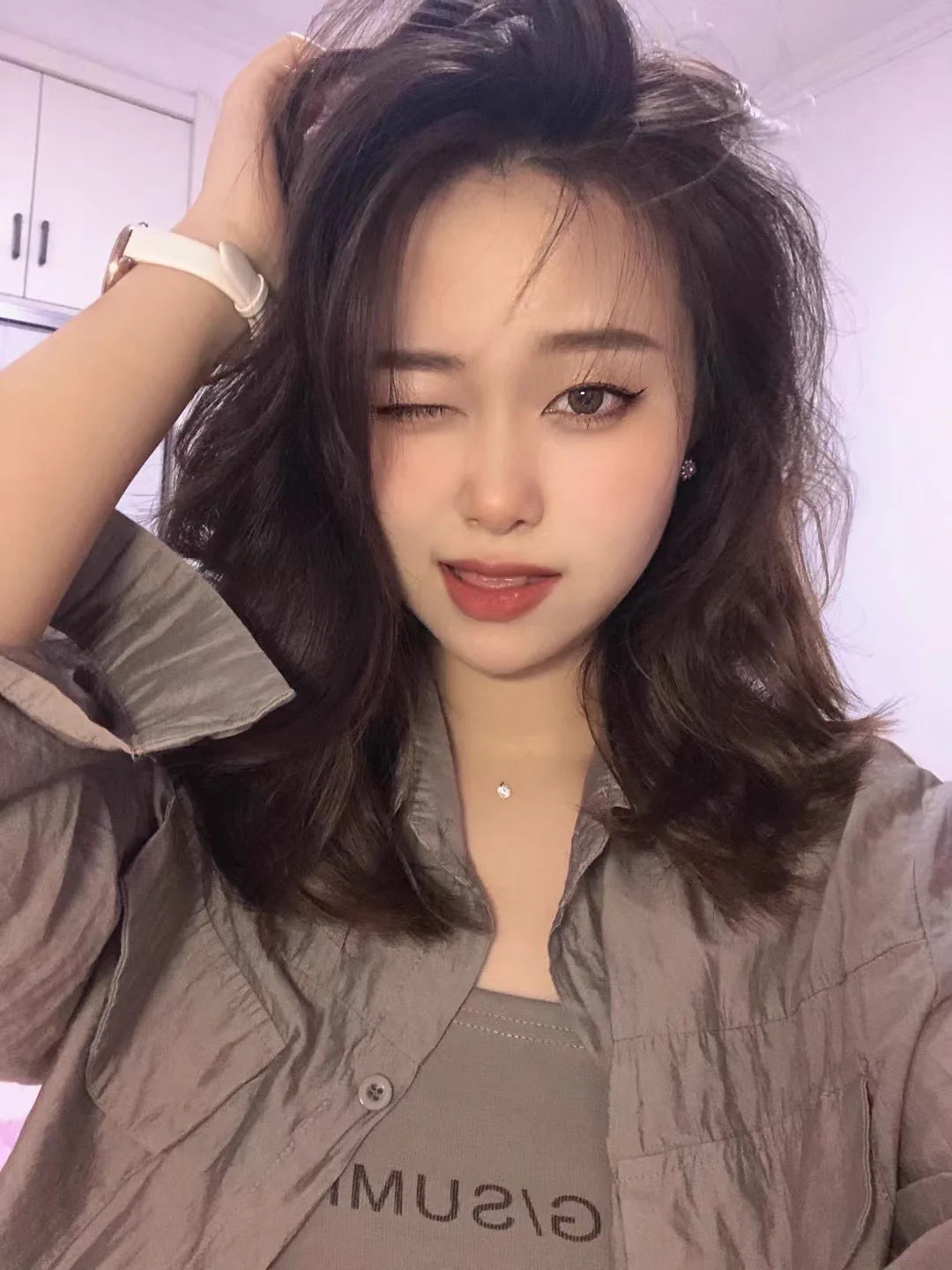 【舞蹈女生莹莹】脚型完美，身材也不错。只是袜子为什么这么脏啊🥹 https://t.co/KQCbngrPDr