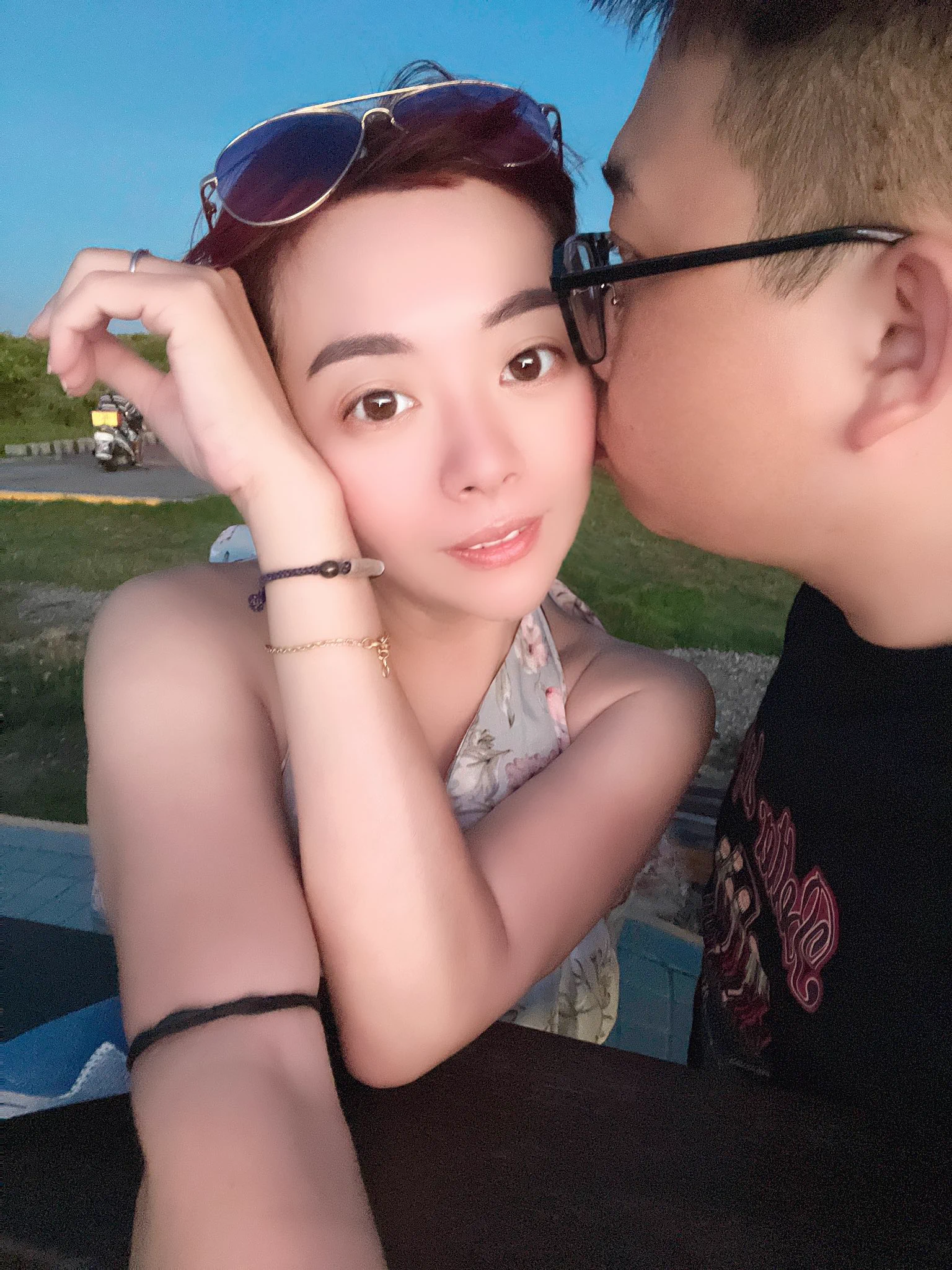 終於等到夕陽下山了，人潮也漸漸散去開拍。#小琉球·落日亭 https://t.co/oOAKWbx7er