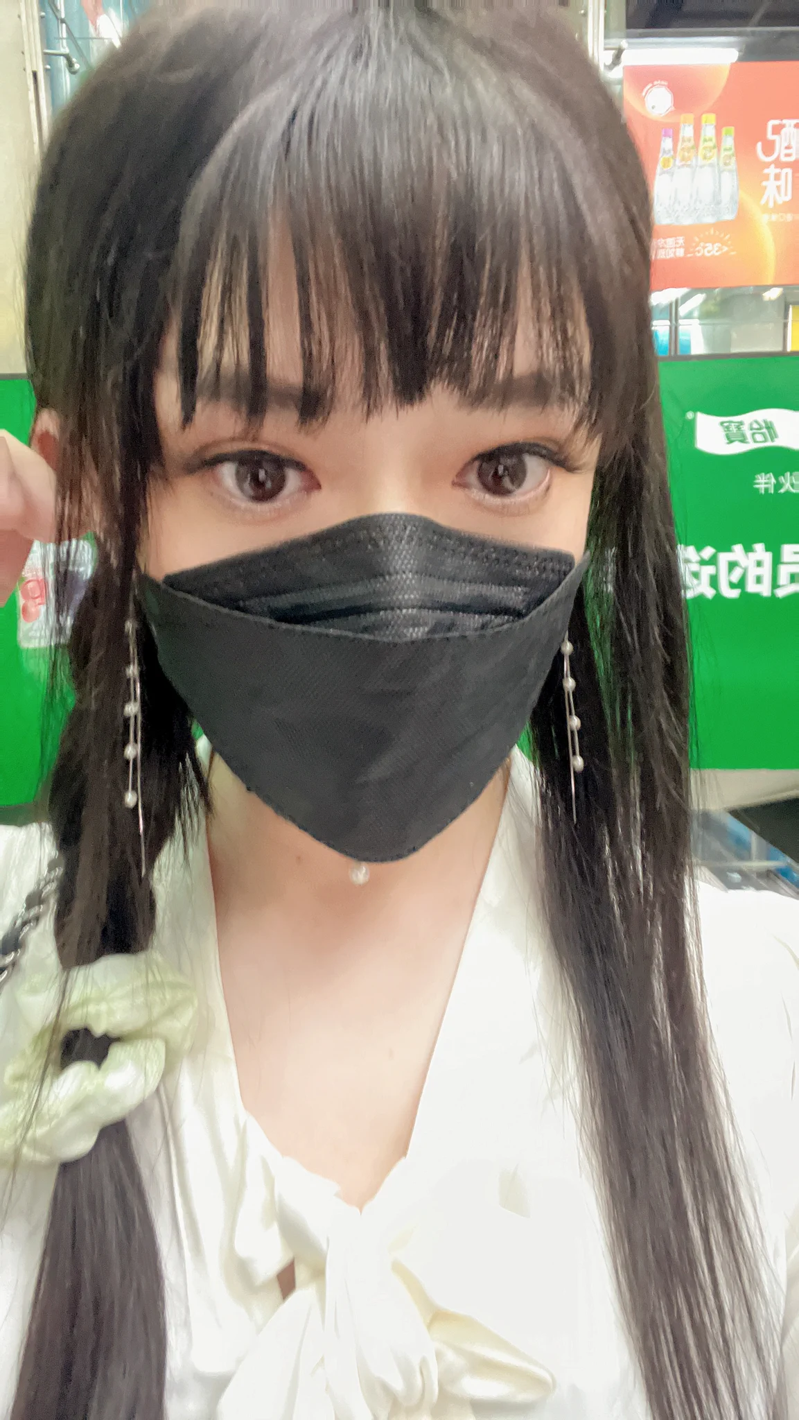 女装坐地铁达成！就是这一身去坐地铁好像有点太显眼了，一路上都在看我的腿，对面有个小伙一直竖着拿着手机对着我，我张开的腿一下子收紧了😃 https://t.co/IGAw9CcJO8