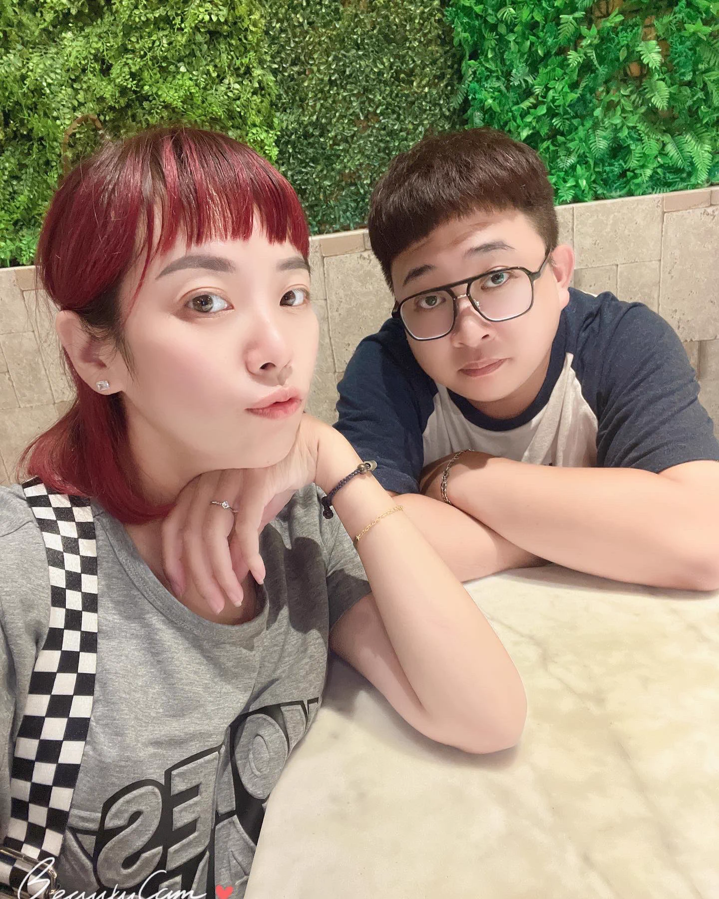 推薦一家台中超好吃的粥，但價格偏高一人份大概230-500多，但是兩個人夠吃一鍋粥，它有很多種粥品都很好吃😋，歡迎嚐鮮。#台中·十二月 https://t.co/YhYXVKIYBQ