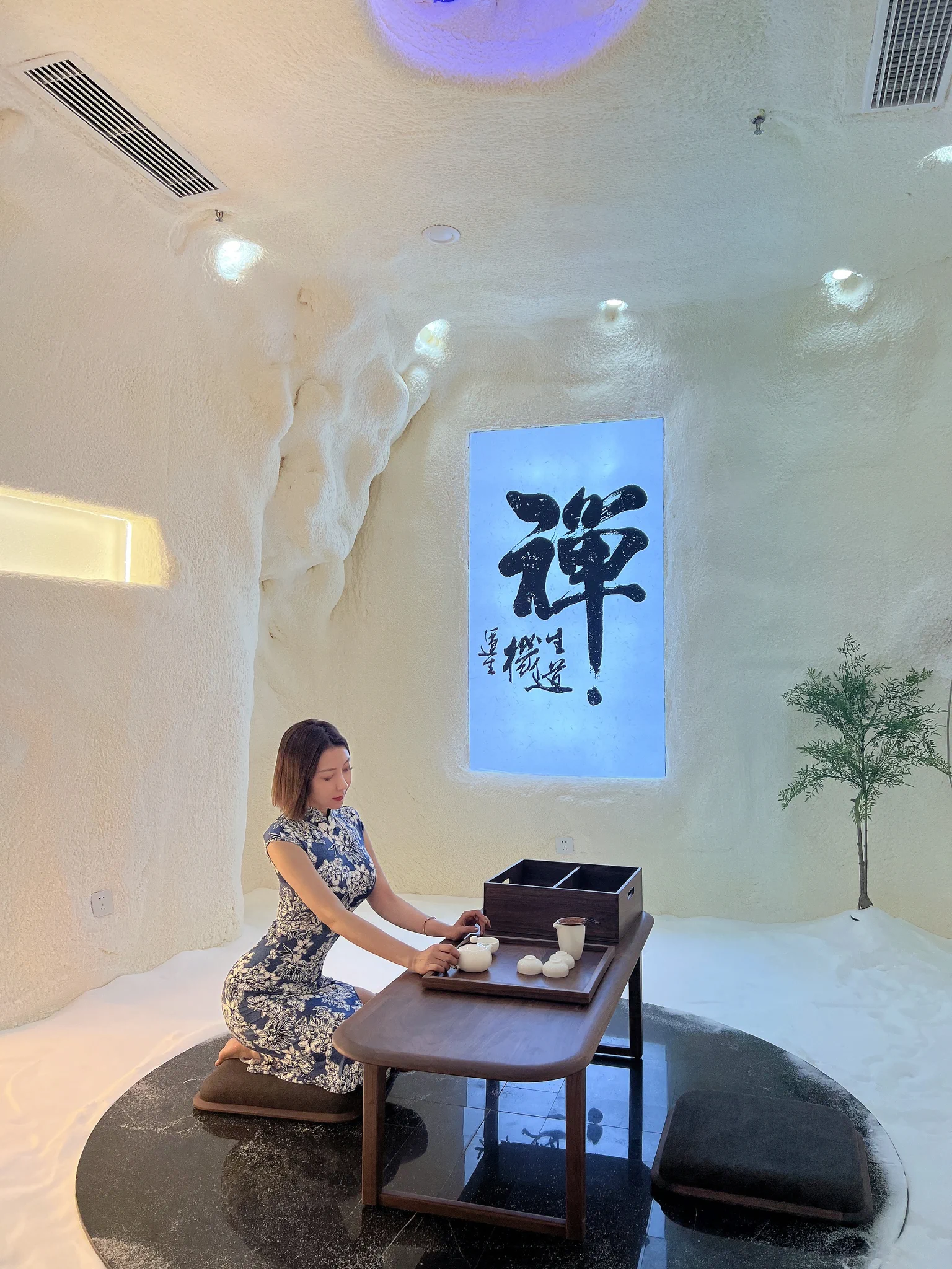 来闺蜜家试营业的地方喝喝茶，做做美容💆‍♀️，拍拍照，天然盐吧哟！下次要试试这里的拳击场，静若处子，动若脱兔。精致女孩👧的一天💕 https://t.co/FU7gFssqsz