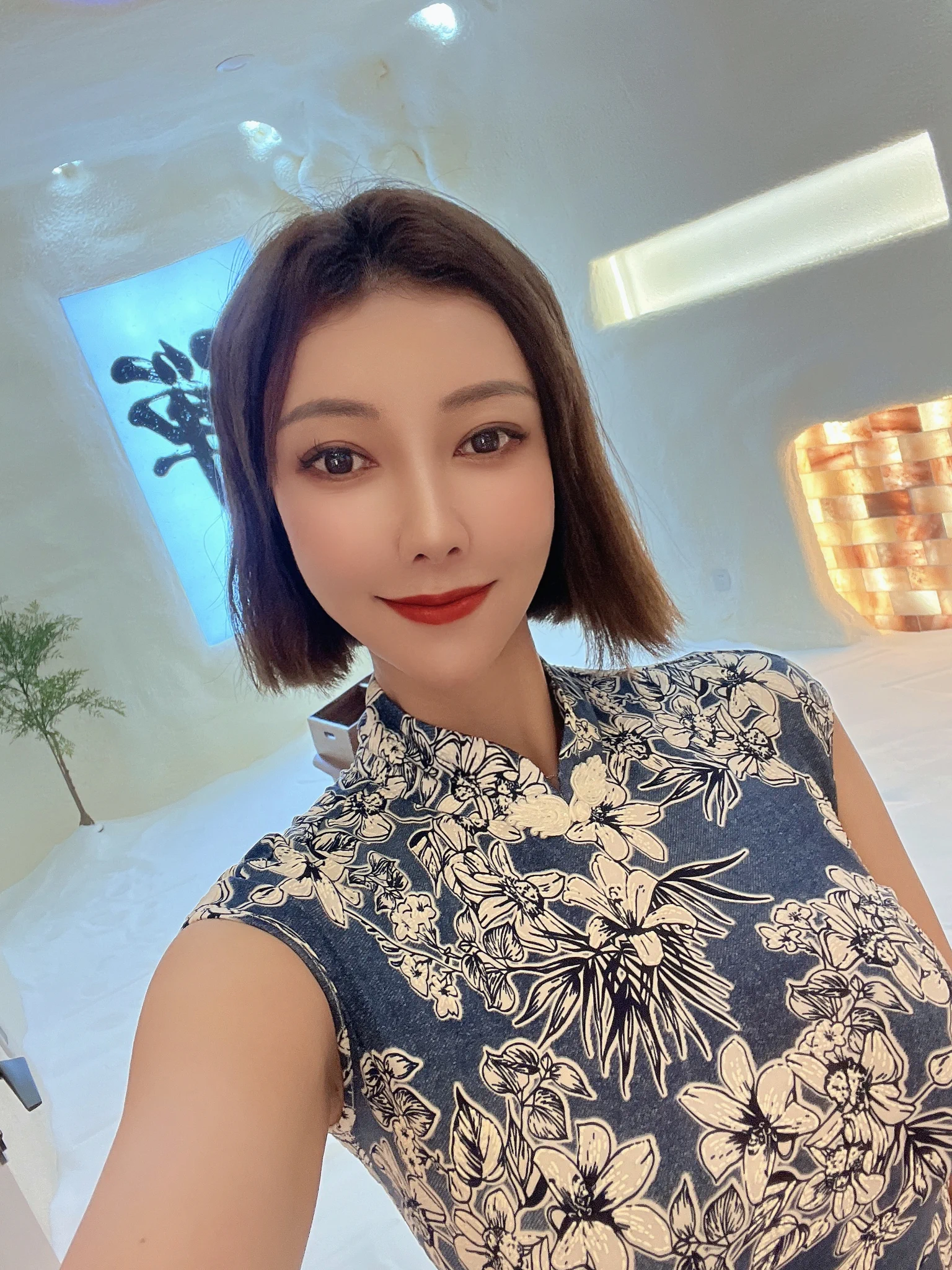 来闺蜜家试营业的地方喝喝茶，做做美容💆‍♀️，拍拍照，天然盐吧哟！下次要试试这里的拳击场，静若处子，动若脱兔。精致女孩👧的一天💕 https://t.co/FU7gFssqsz