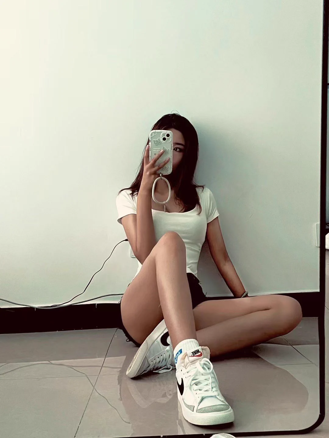 【舞蹈系列】直接舞蹈系列吧，因为心语导致认识了三个她们同系都是学舞蹈的女孩，其实我们喜欢的只是青春与活力的女孩，如果脚上再穿一双有稚气未脱的体香的白袜的话💦💦我想没人会拒绝 https://t.co/bir8e0R2v7