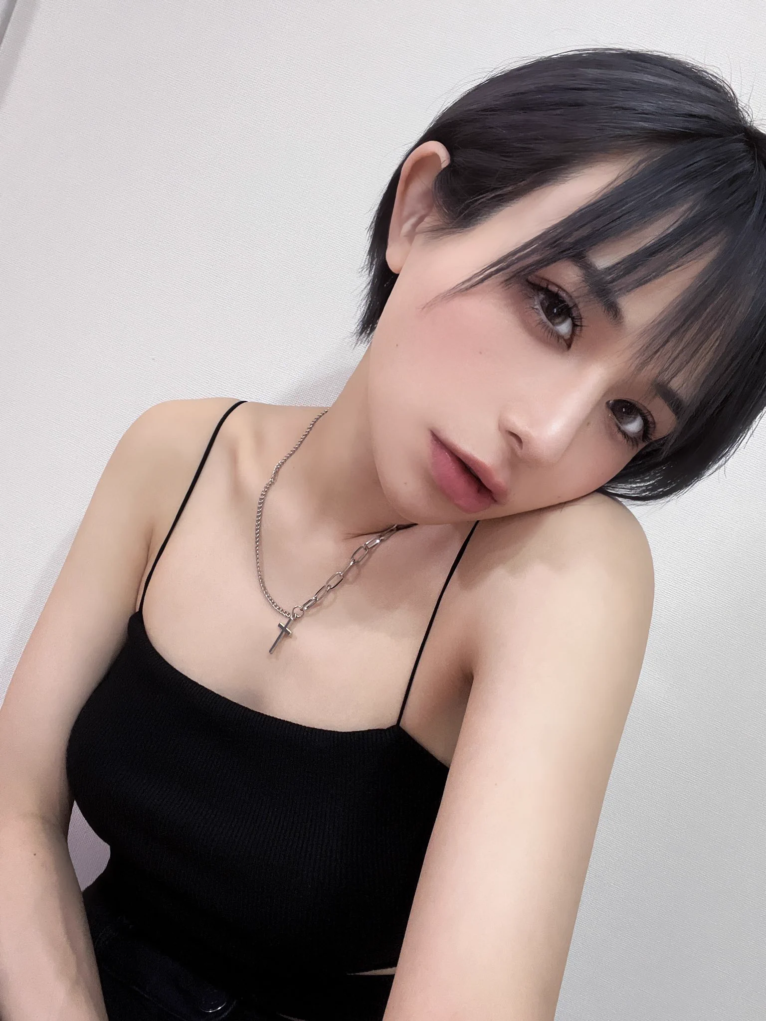 いよいよ明日❕❕❕❕❕❕HaL.デビューLIVEとなる、First Liveが14:00~開催されます🎤⟡.·この大切な日をぜひ見届けてくれたら嬉しいです！1枚のチケットでお友達を1人ご招待できます🫶🏻チケットご購入はこちら☟https://t.co/wMPctMXDVi https://t.co/laPDvdjWDY