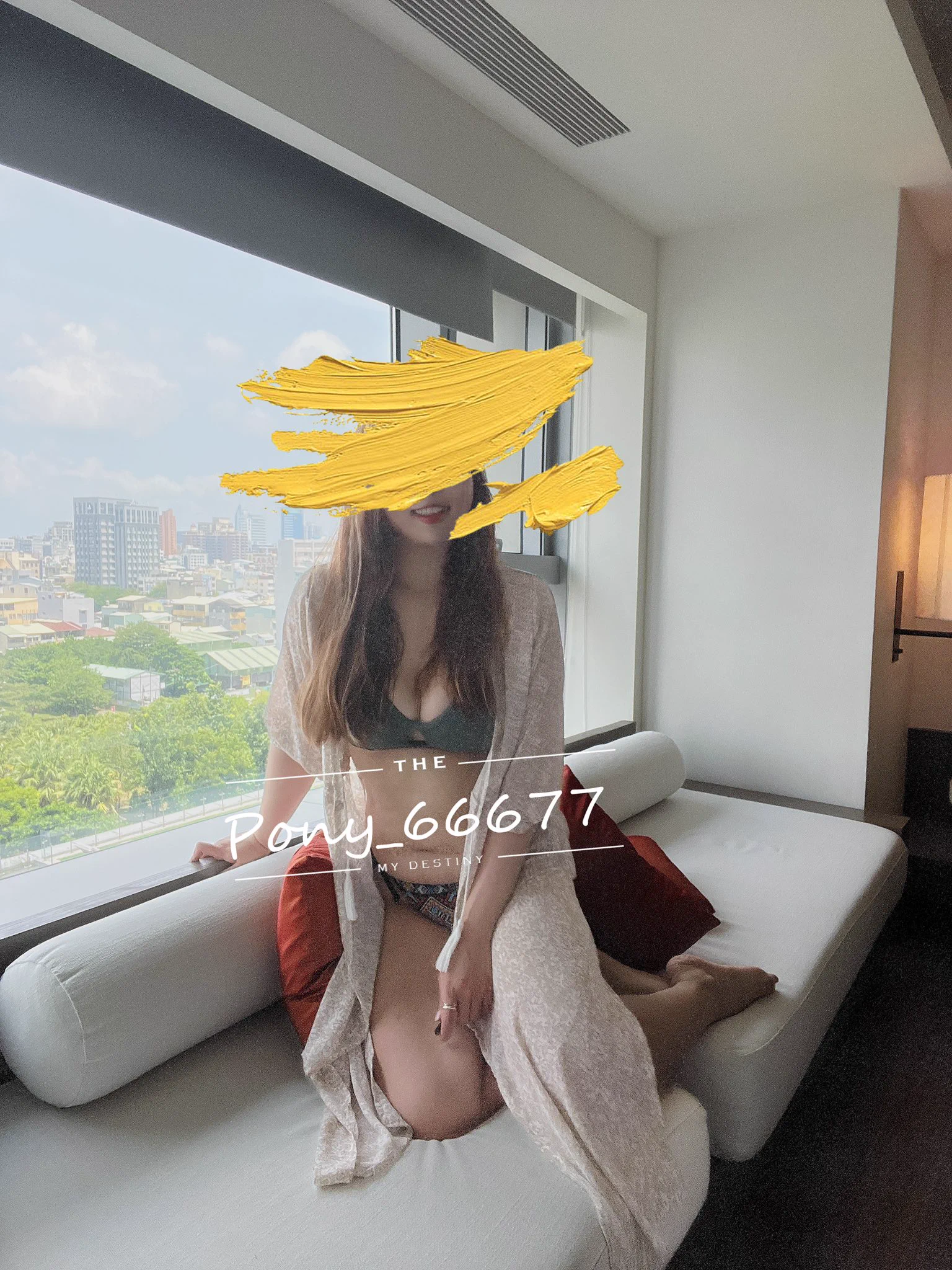 明亮的大窗加上舒適的臥榻真的會讓人想賴在這一下午欸🥰🥰#喜歡這樣的Pony嗎🥰#喜歡請不吝給我愛心跟轉推#快留言告訴我你有多喜歡❤️ https://t.co/TikCzWPV90