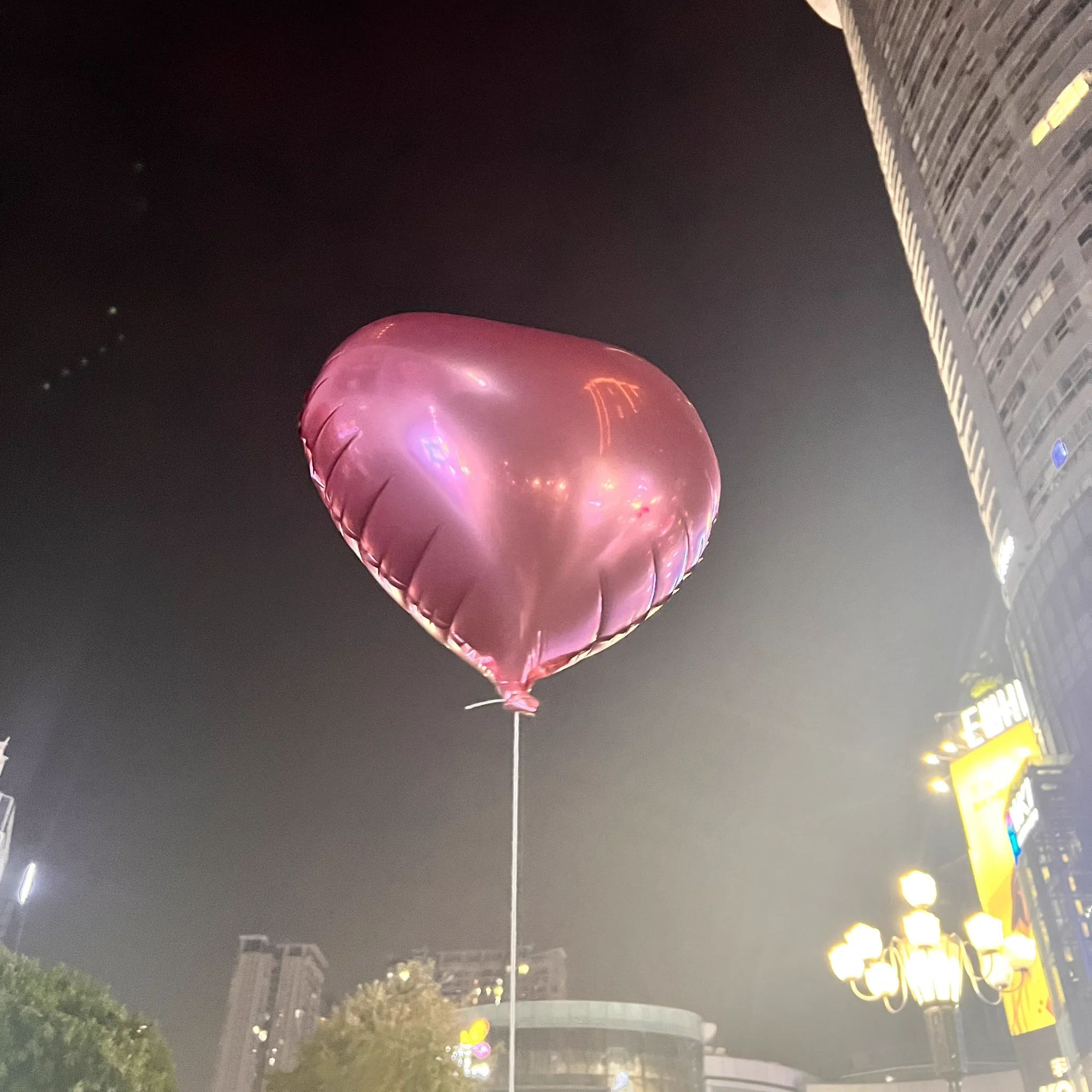 前两天过完纪念日 昨天开始因为一些琐事吵架了 与其说是吵架还不如说是我单方面被骂 骂完所有难听的话又开始哄我 我开始感觉很累不想说话 所以今天是冷战的第二天 也是我想分手的第二天 #les https://t.co/3GjV5TPsk5