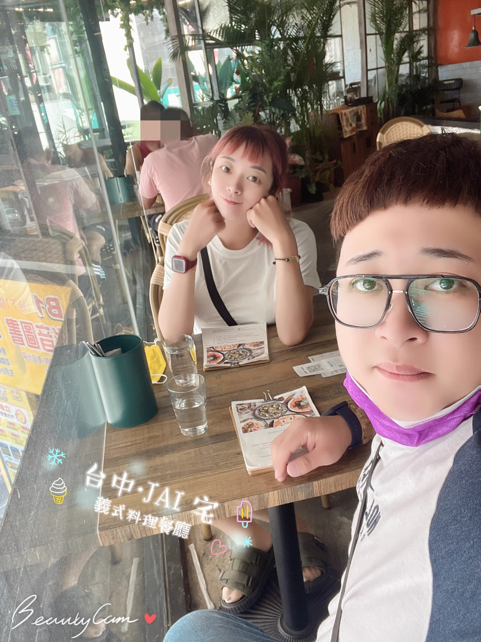 介紹一家在台中一中街附近還不錯的餐廳🍴，餐點基本都不錯吃，服務員都很親切，餐廳最值得一提的是伯爵瀑布提拉米蘇，甜點必須先把塑膠模拉提上來，甜點醬汁就會像瀑布一樣的流下來，蠻特別的。#台中宅JAI https://t.co/okx0qOe1O8