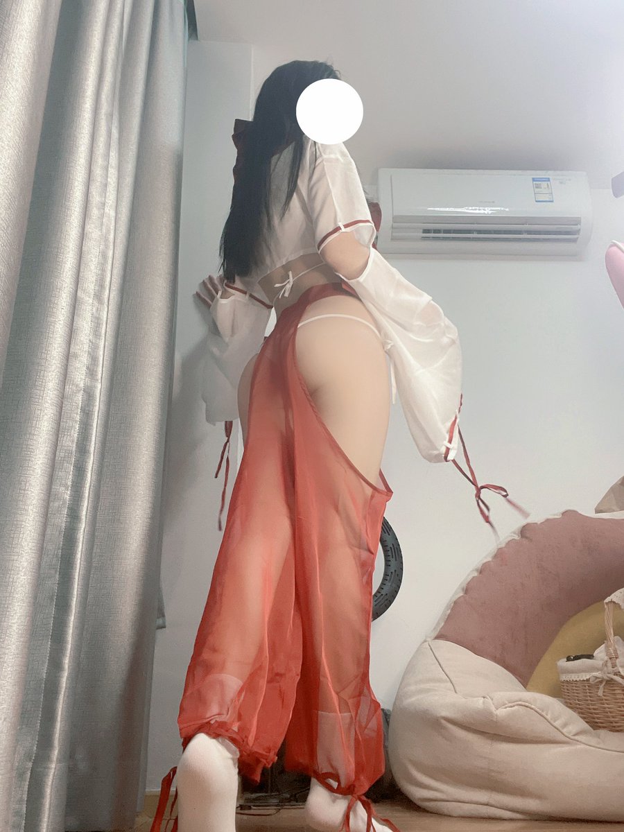 只能在家悄悄穿的巫女服

其他图放在https://t.co/acyfjWo1k9 https://t.co/E8u6rTTW6W