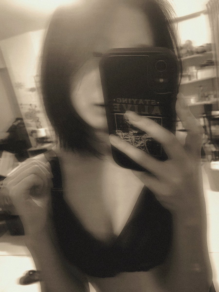 媽的剪短髮如果發庫存都會被發現欸
算了 光明正大發庫存 ㄏㄏ https://t.co/CC8J9h1M2T