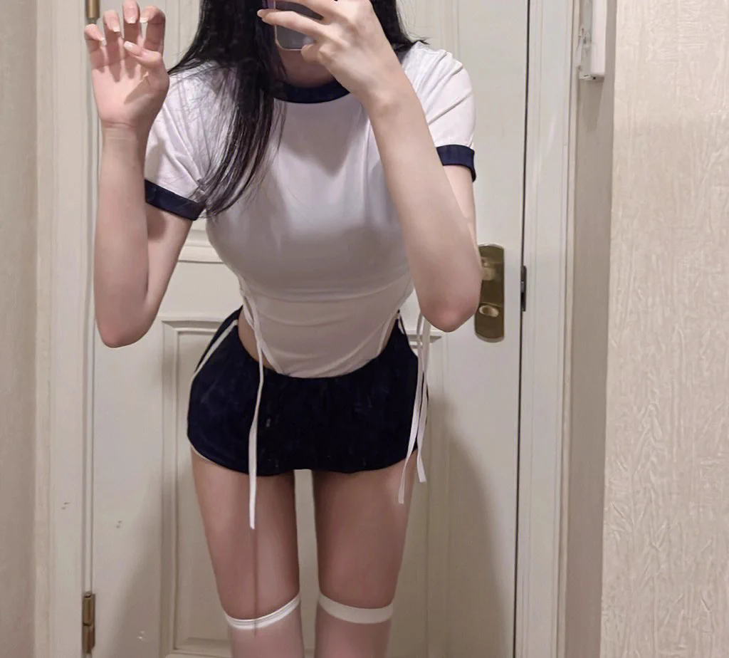乖乖，姐姐来咯～裤子脱掉了吗？ https://t.co/FLWAaSZGEn