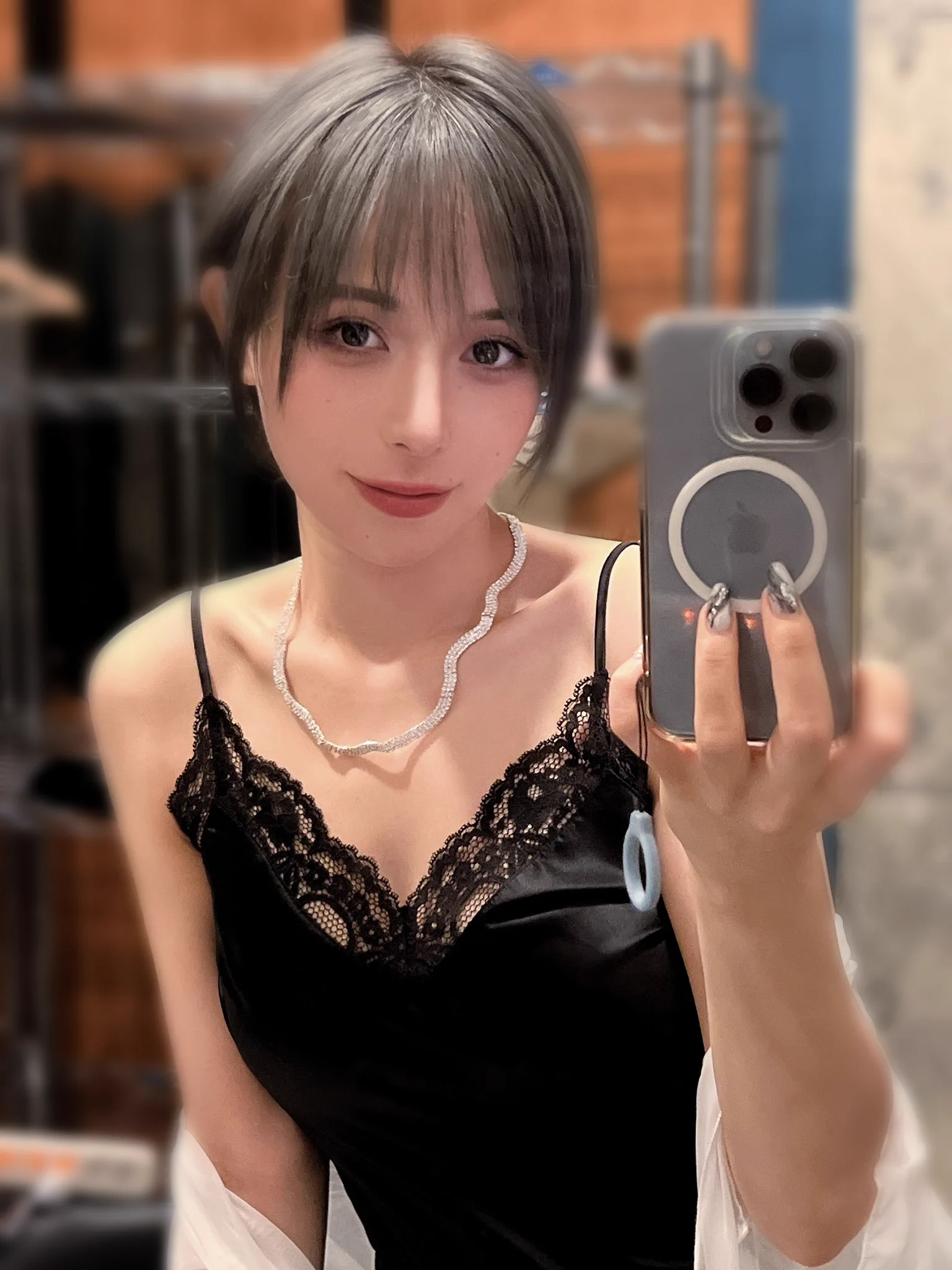 今日のLIVEでお話したんですが、改めて…なんと❕❕10/1~10/31の1ヶ月間、全国のROUND1のボウリングレーン奥、大型モニターでの「Swallow」のMV放映が決定！そして10月には❕カラオケDAMさんにてSwallowが歌えちゃいます！みんなぜひボーリングとカラオケ行ってね❤️‍🔥https://t.co/aZPrtrwWhW https://t.co/VkRTPPN64R