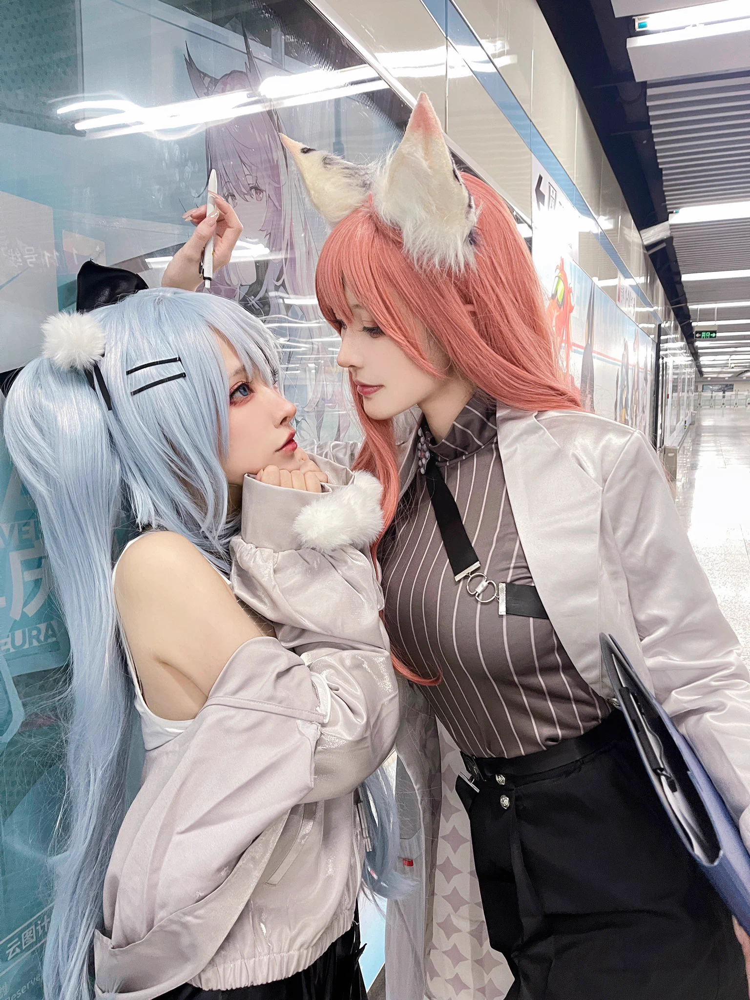 お姉さんに壁ドンされた https://t.co/TvijuKgGXp