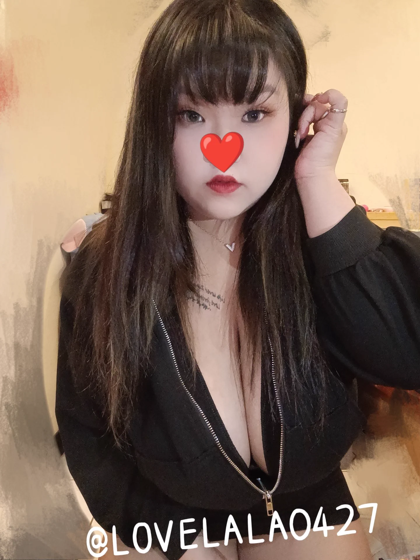 這張眼神超嫵媚有時候突然拍的的照片🤫真的都美的不得了還是比較喜歡現在的自己你們喜歡了嗎😏#愛心推推❤️#跟隨開啟小鈴鐺🔔#快點來抖內看更多照片🤤 https://t.co/fGFG4k7iiu