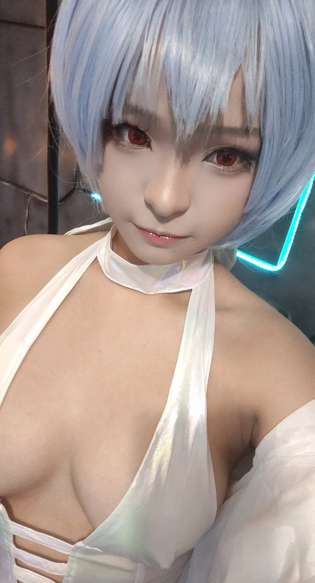 昨天拍了两套绫波丽～

#cosplay #EVA #自拍 https://t.co/6ESlHnH0Ks