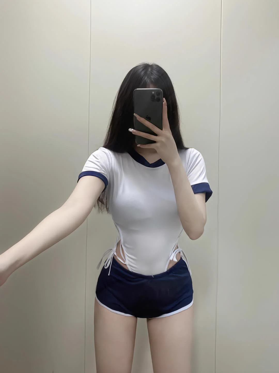 我已经尝过 芒果 苹果 奇异果 火龙果 牛油果 圣女果了 请问什么时候可以尝尝爱情的禁果 https://t.co/yhg6mVudmv