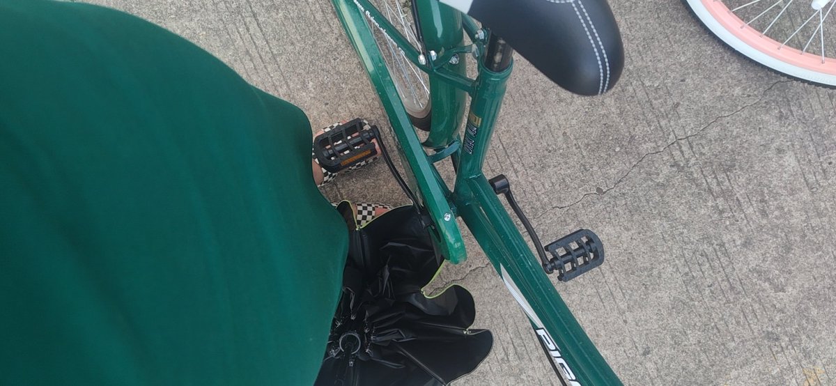 这里有一个和我长的很像的自行车 https://t.co/CVskmfHTx9