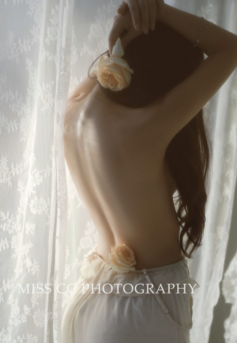 我填平了山海
却发现你在云端

摄影/@misscc520 https://t.co/IZAStH4YYT