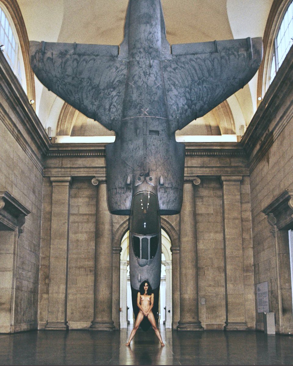 Never be afraid to ask …

I asked. They said yes.
I shot the image on the right 🫡 (2010) https://t.co/tlpGq2VUzF