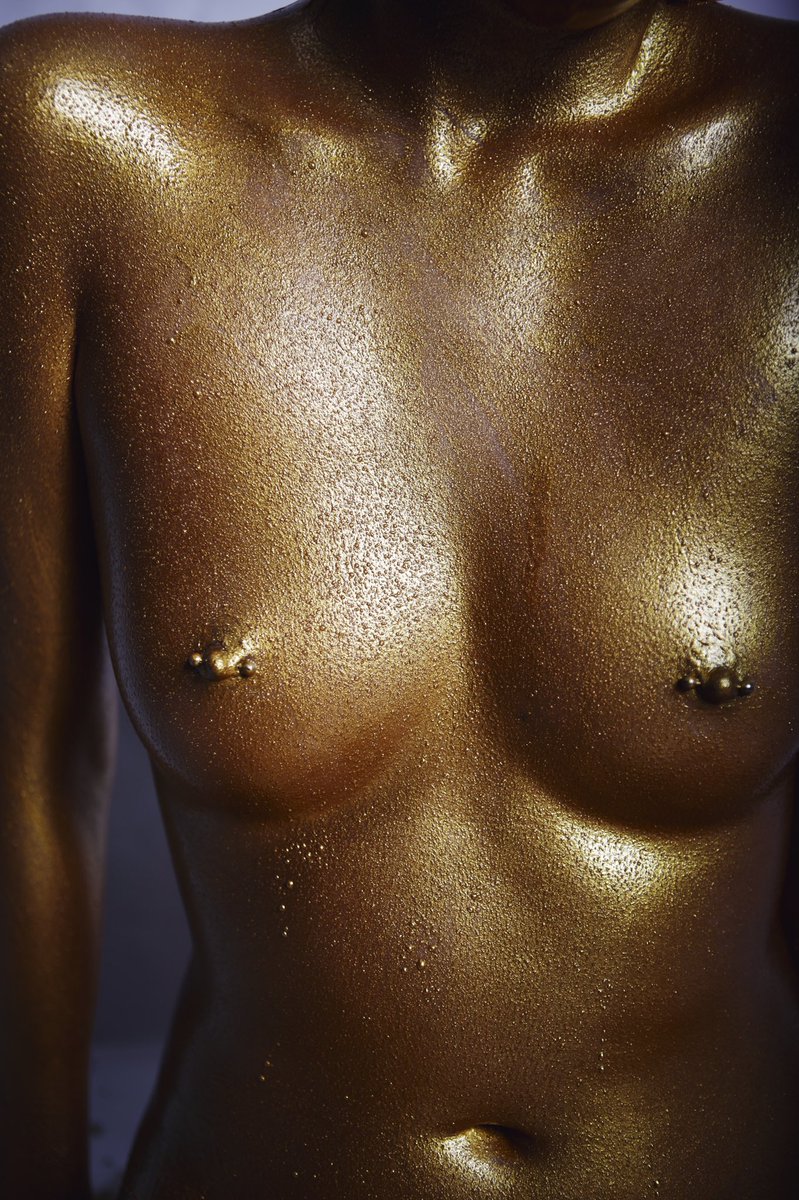 Model：41
P：Mosaic cat
#金粉 https://t.co/RZvz1XCzt6