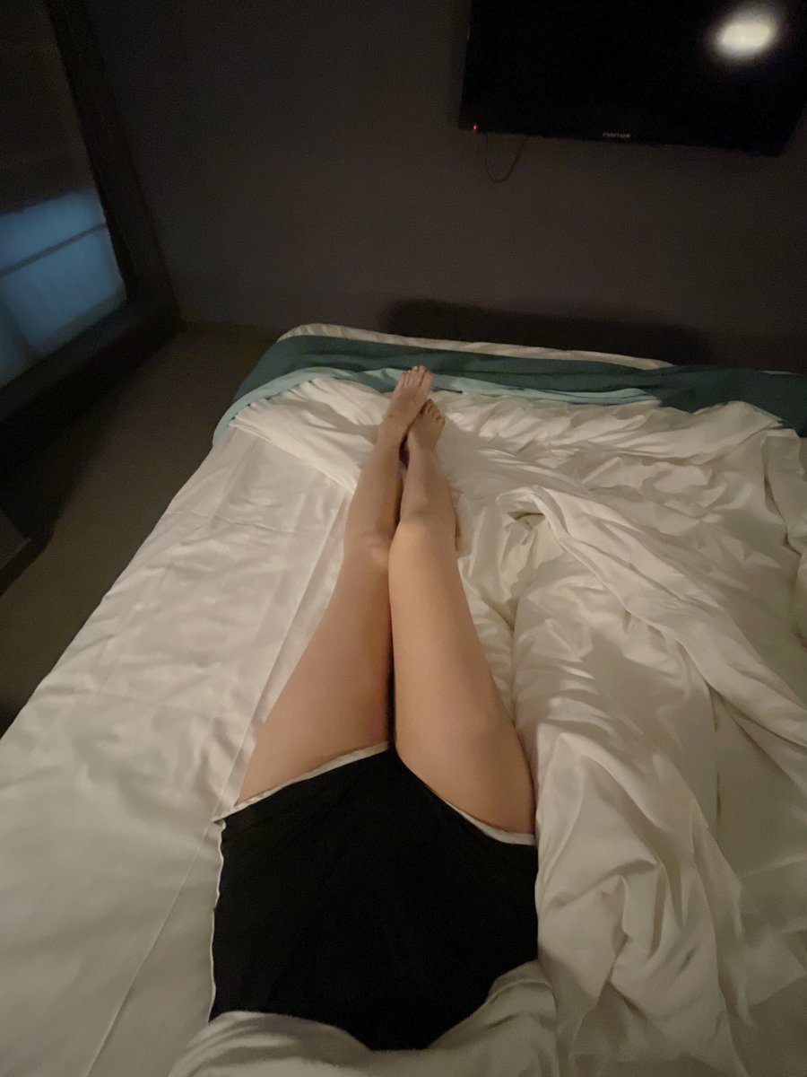 早安台北～

多留了一天的我
唯一的煩惱是
內褲不夠穿….
所以短褲裡面☺️ https://t.co/gF6En9S5qn