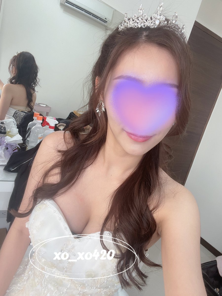 剛剛去試了禮拜五的妝
照鏡子都會覺得...
妳哪位？！
久沒化妝真不習慣🌚 https://t.co/pN2zgof8ZE