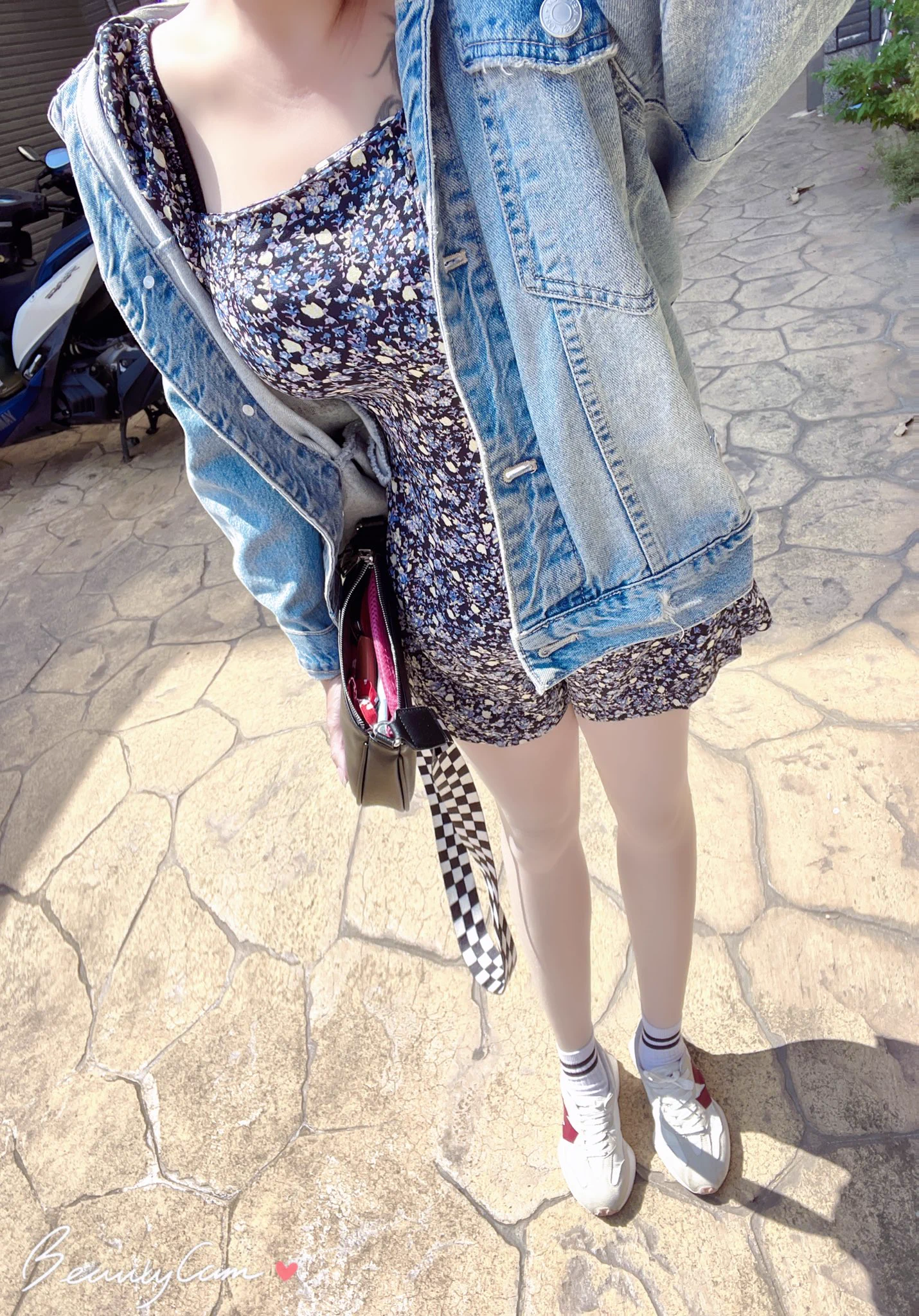 謝謝老公陪我回家幫我老媽過生日😘曾經有人說我穿花衣服很老氣很醜真的嗎？😅 https://t.co/ylVR1pfNx1