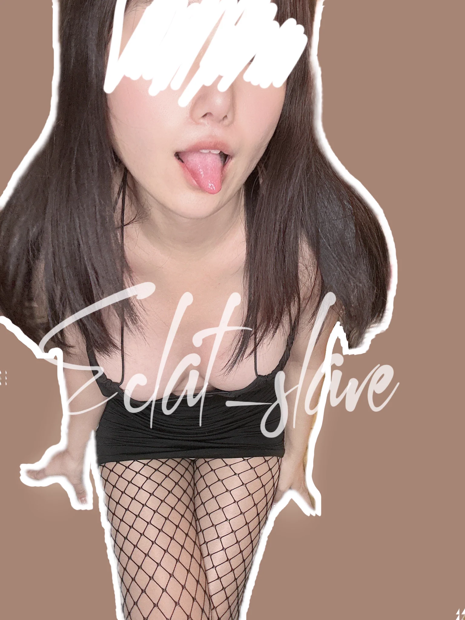 穿这样出去也有另类的羞耻感跟巧思，有发现什么不一样吗🤪 自己这样走在路上会不会被偷拍呀🥺 投稿，谢谢大佬转发：@0xnmhs @Gancuim@jrnenxue#Crypto嫩妹会所 https://t.co/tDR3FrkJse