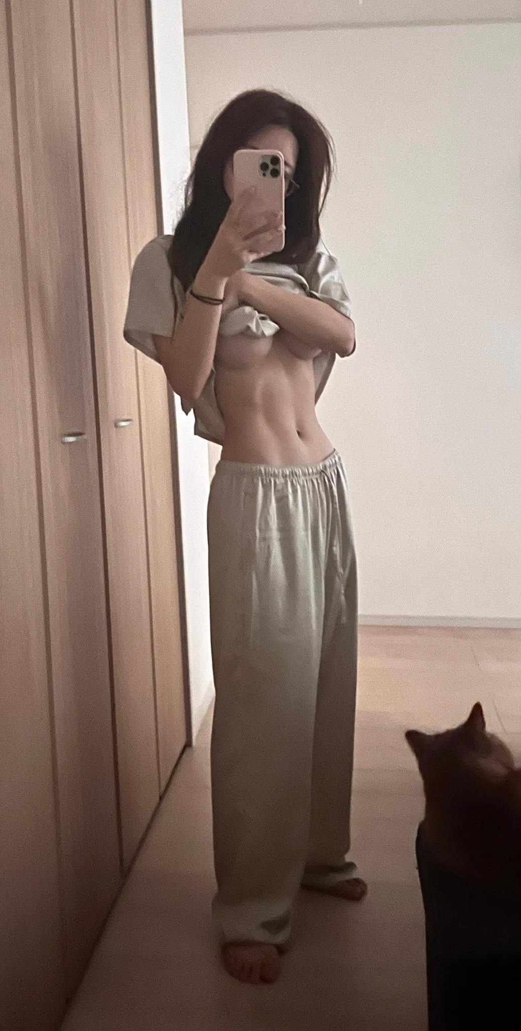 美容垢さんに見つけて貰えたのでダイエットのことでもつぶやこうかな…Max53kgから現在43kgの10kgの減量に成功してます。減量方法は食事制限、サウナ生活、筋トレ。私は努力しないと可愛くなれない人間なので最初から手に入れてる訳じゃないです🥲#ダイエットビフォーアフター https://t.co/vmvJQD1X5H