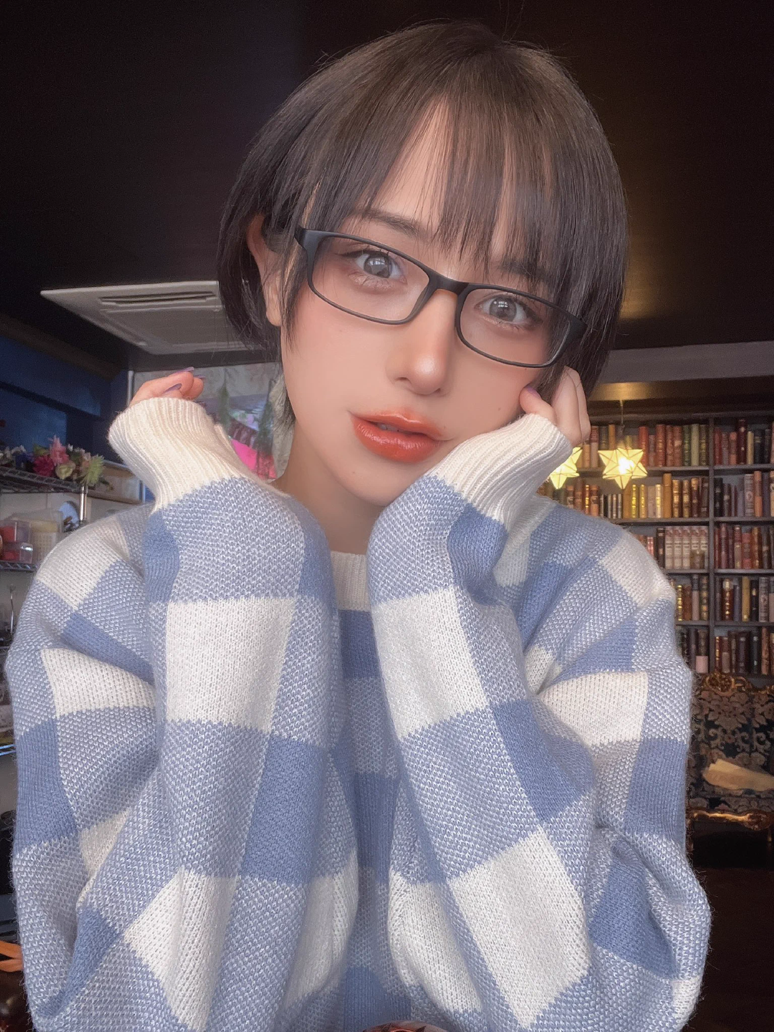 黒髪眼鏡清楚系女子 好？ https://t.co/4z1aUowxFv