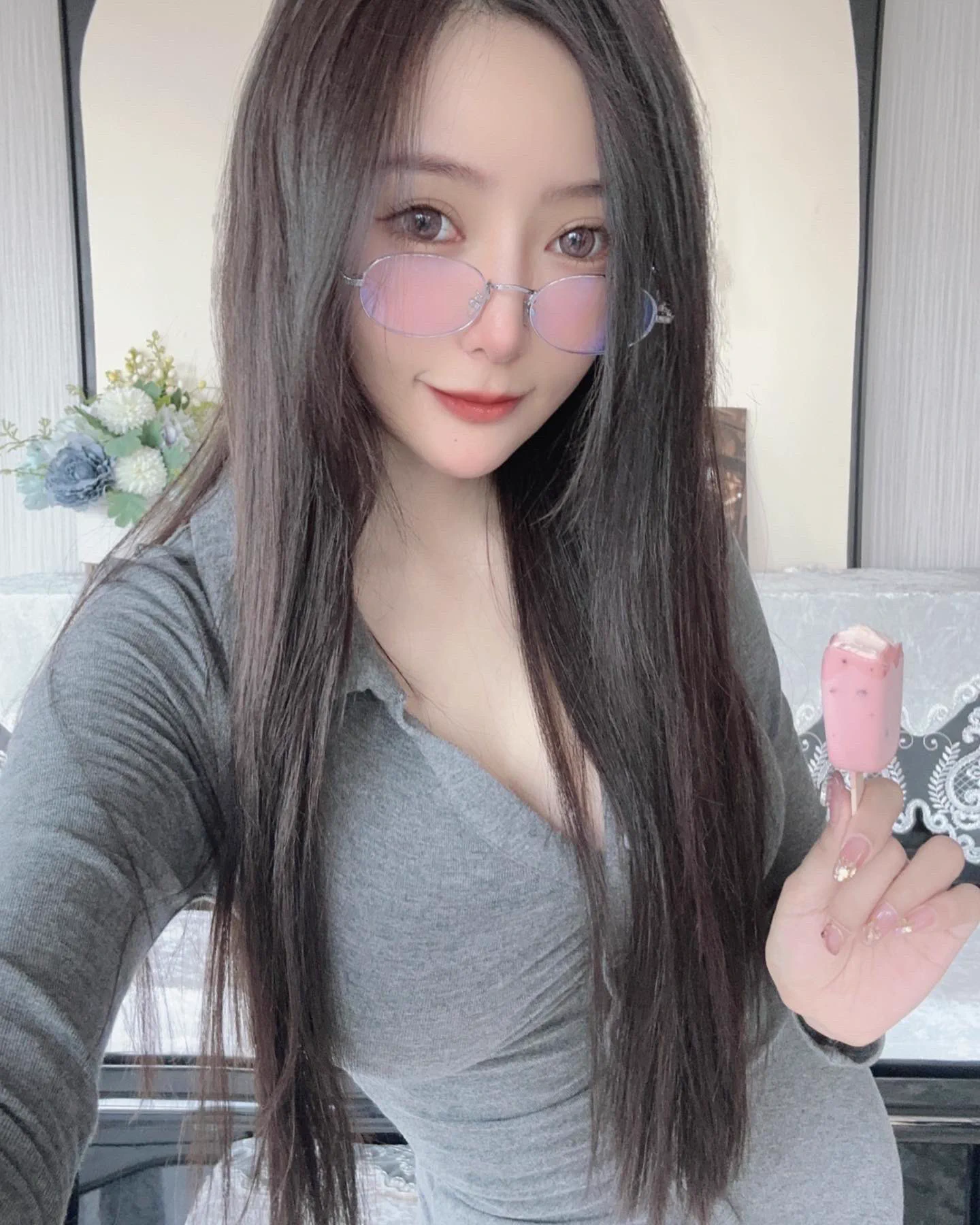 想吃吗 不给你🍦 https://t.co/5aPmUfhSRx