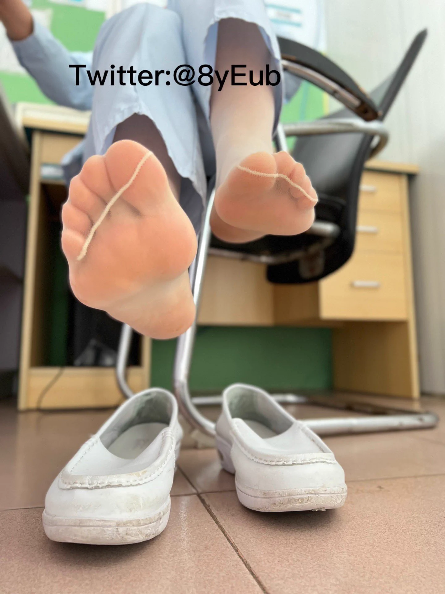 周末加班办公室只有你我两人…… https://t.co/3nRLrtizdX