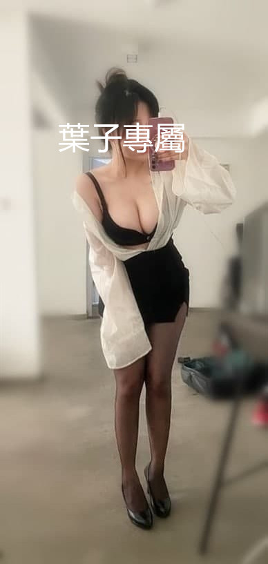 如果我是你的同事  
上班這樣穿我會怎麽樣
想知道後果😋 https://t.co/IJJLwnDRN1
