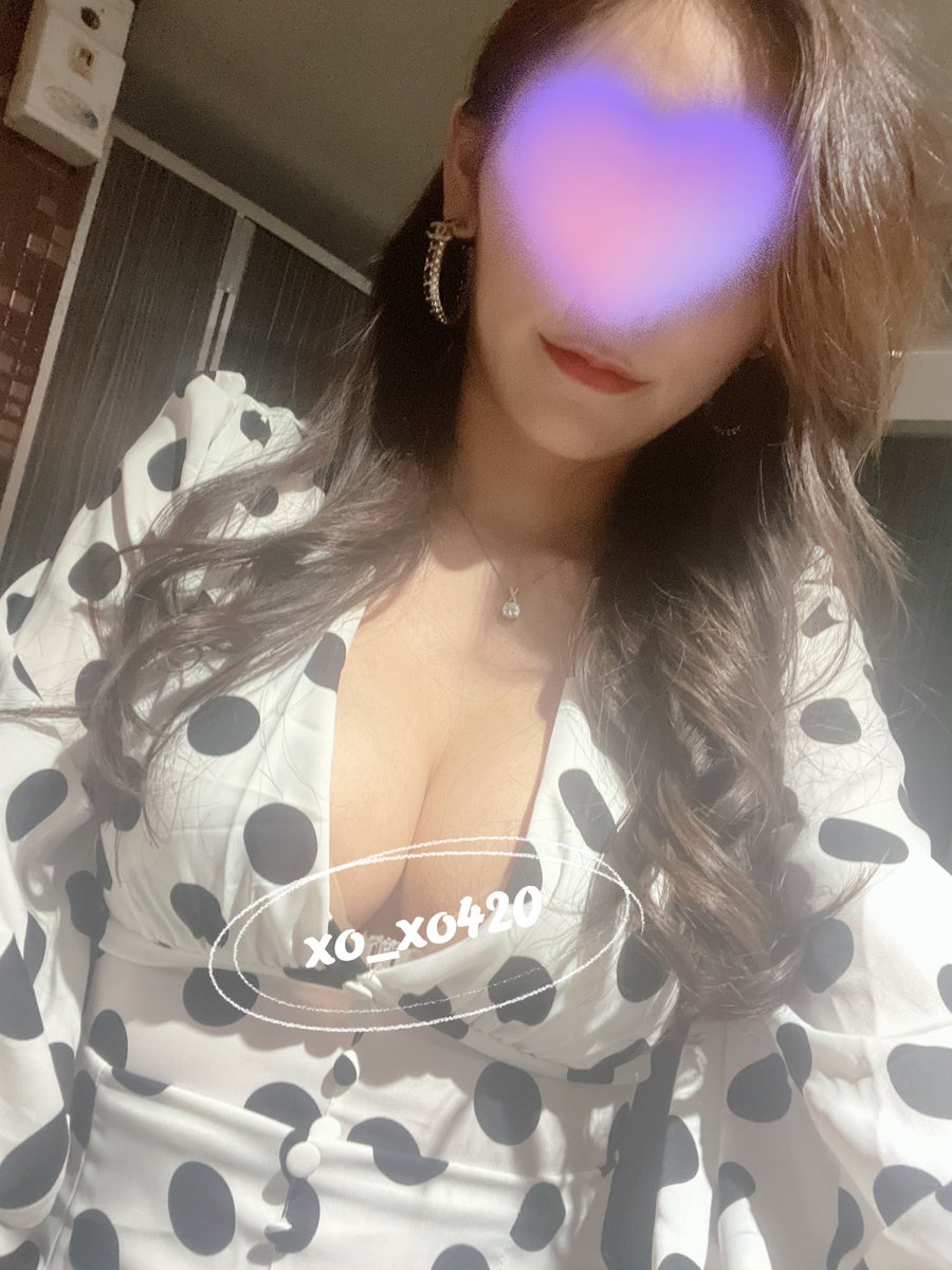 快掉出來了
可以來幫我接住嗎？
🥺🥺🥺 https://t.co/ocOcCFvpa6