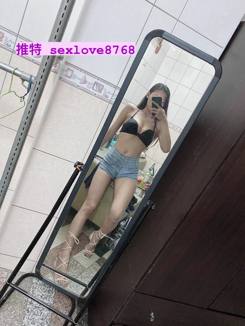 你們 還是要愛我吧❤️ https://t.co/dVAZcWsMZI