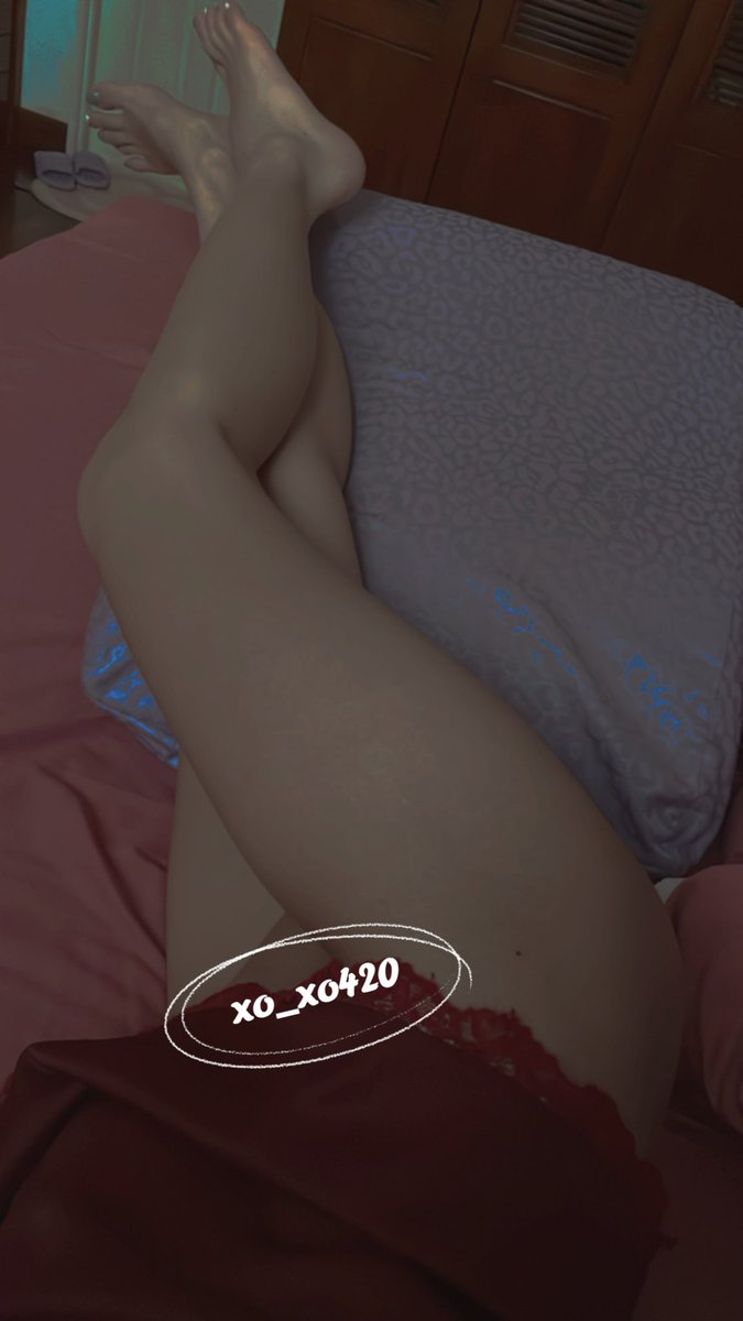 晚上要上班的我
竟然失眠….

我再這樣每天失眠下去
是不是要來徵個抱抱睡ಠ_ಠ

拍完照才發現
原來我大腿上有一顆痣耶 https://t.co/01RNqYI1ls