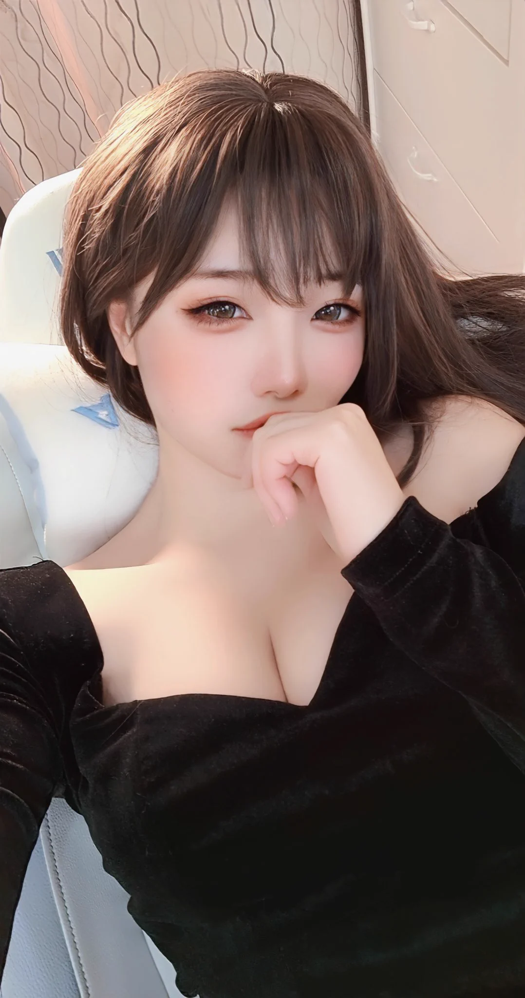 盯看到这条墨玉玉提醒你天冷多加衣🧥 https://t.co/mVVdMTP8xi