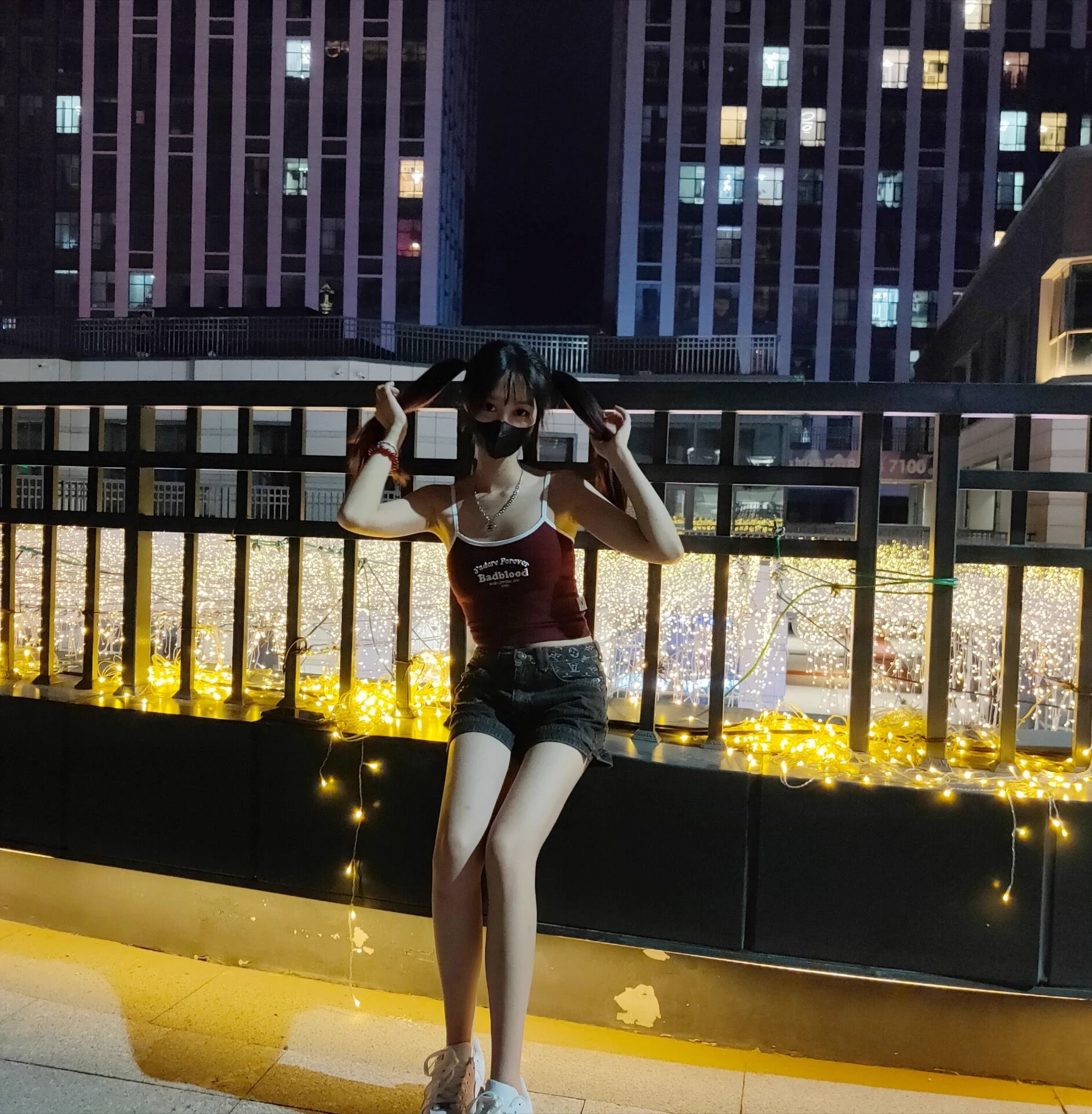 【同好的女朋友】原来的贴吧加到同城好兄弟，了解到也是在一城市。有同样的爱好，随着了解的深入，他同意了把她女朋友的白袜送给了我💦💦 https://t.co/twB29xeCN2