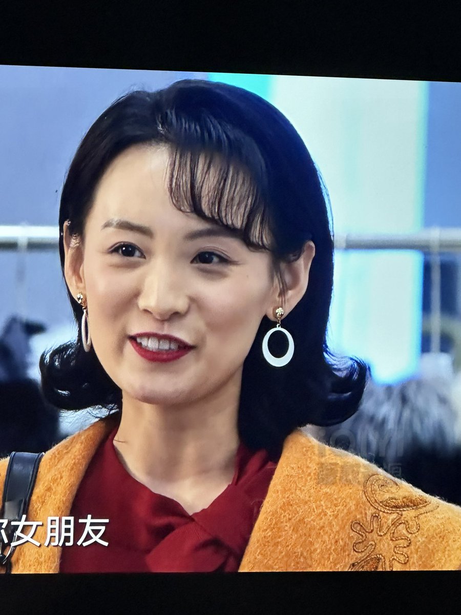 你为什么把坚定投资器戴在自己耳朵上🥹 https://t.co/Ip1Pk1vVk9