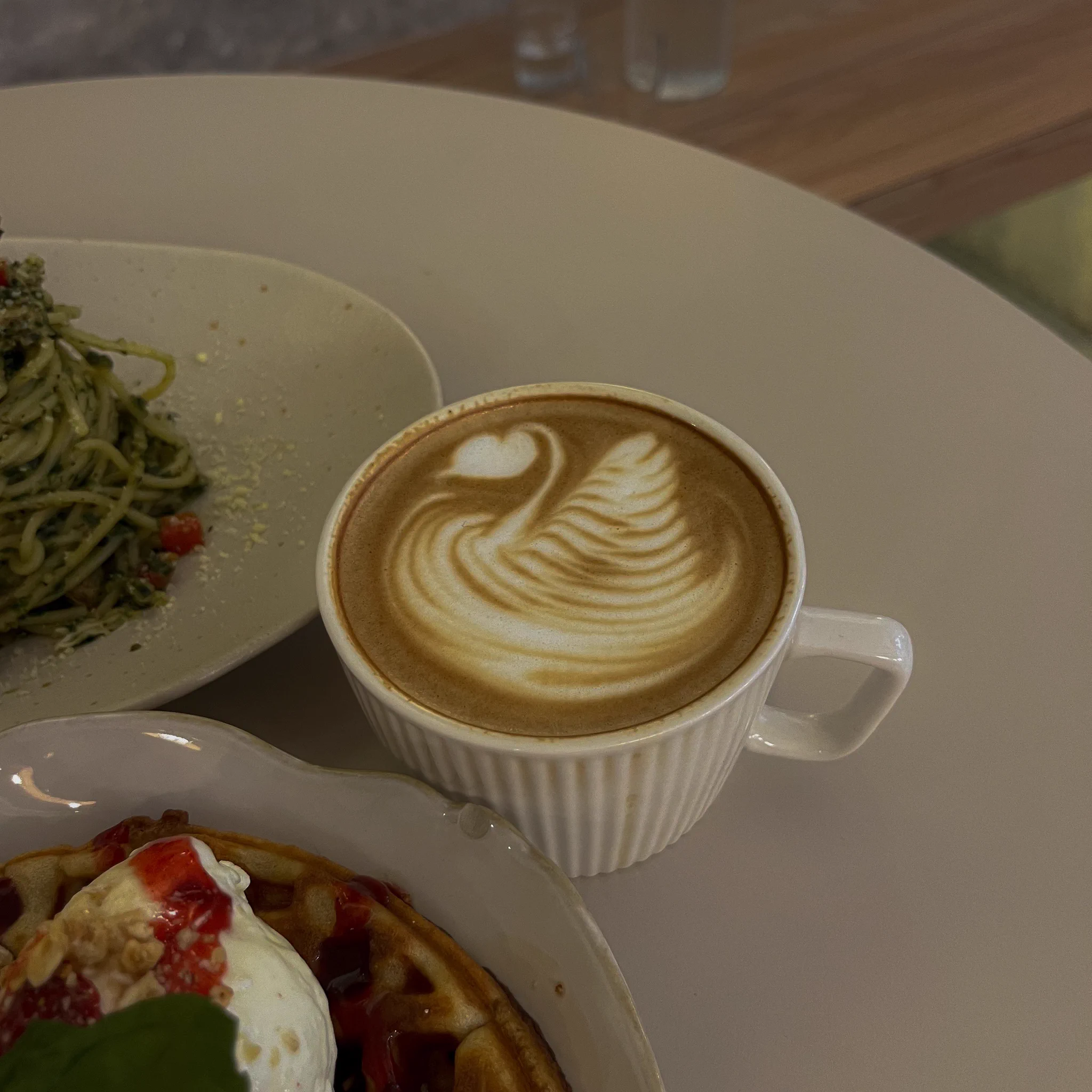 latte + aglio olio https://t.co/wkLUk4Zonm