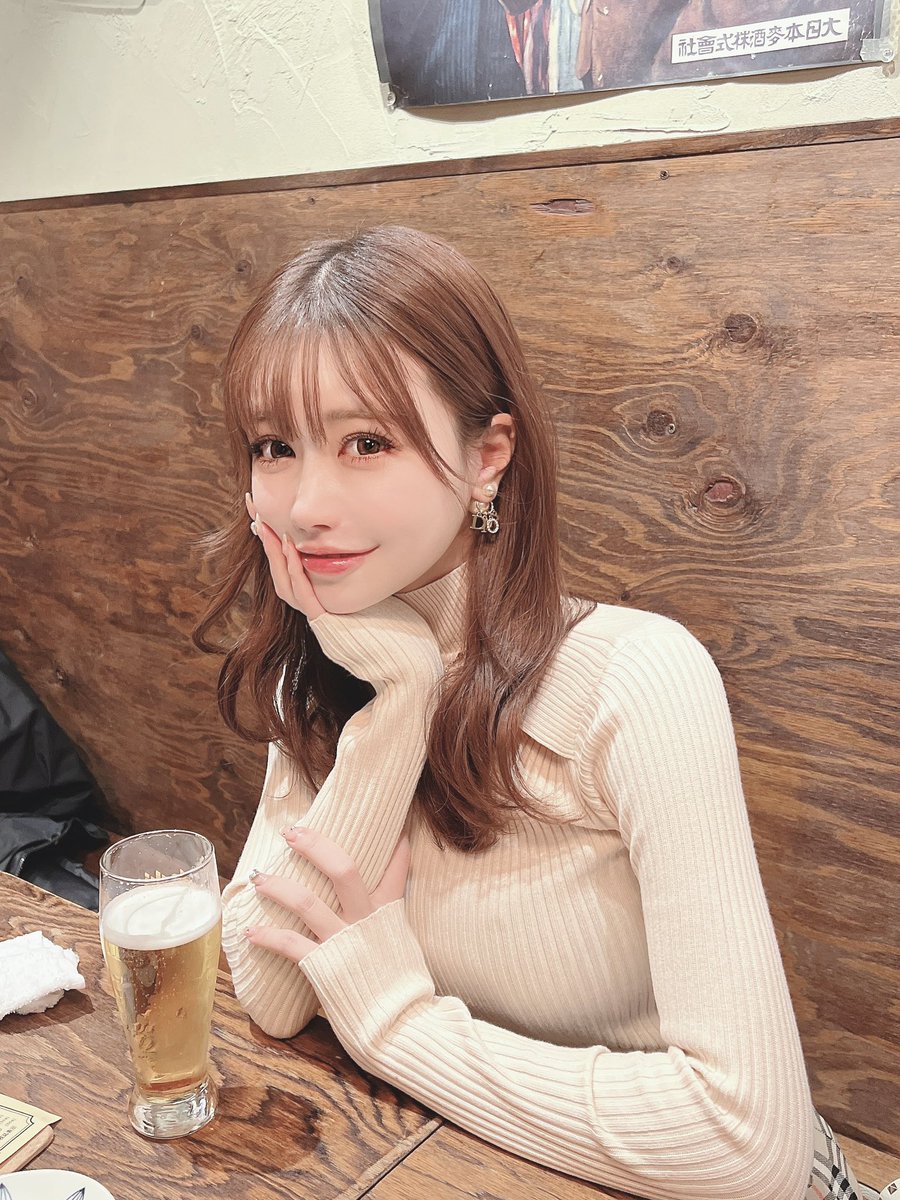 居酒屋で出会ったお姉さん https://t.co/H3pF2O6SqE