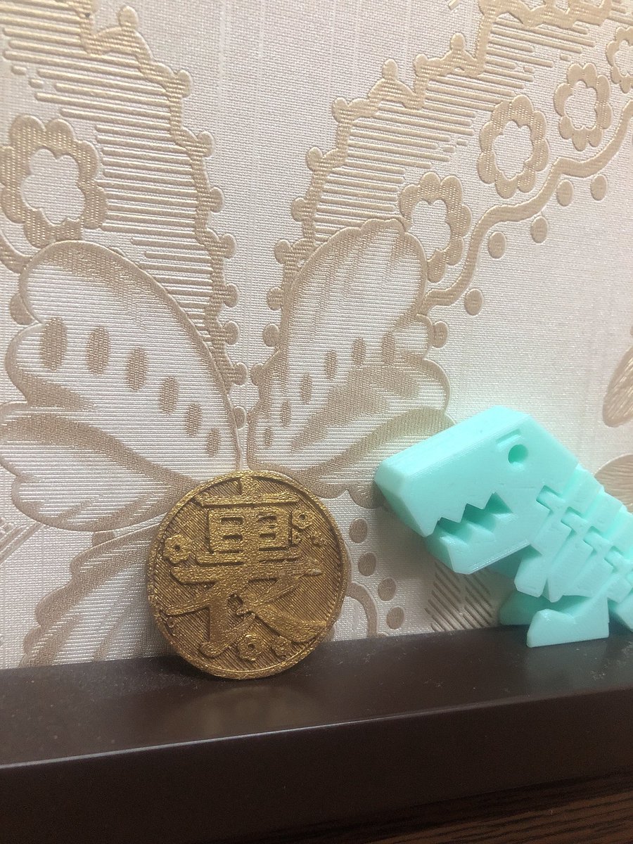 因為只有金色的顏料，於是就… https://t.co/HHN93cpFUR