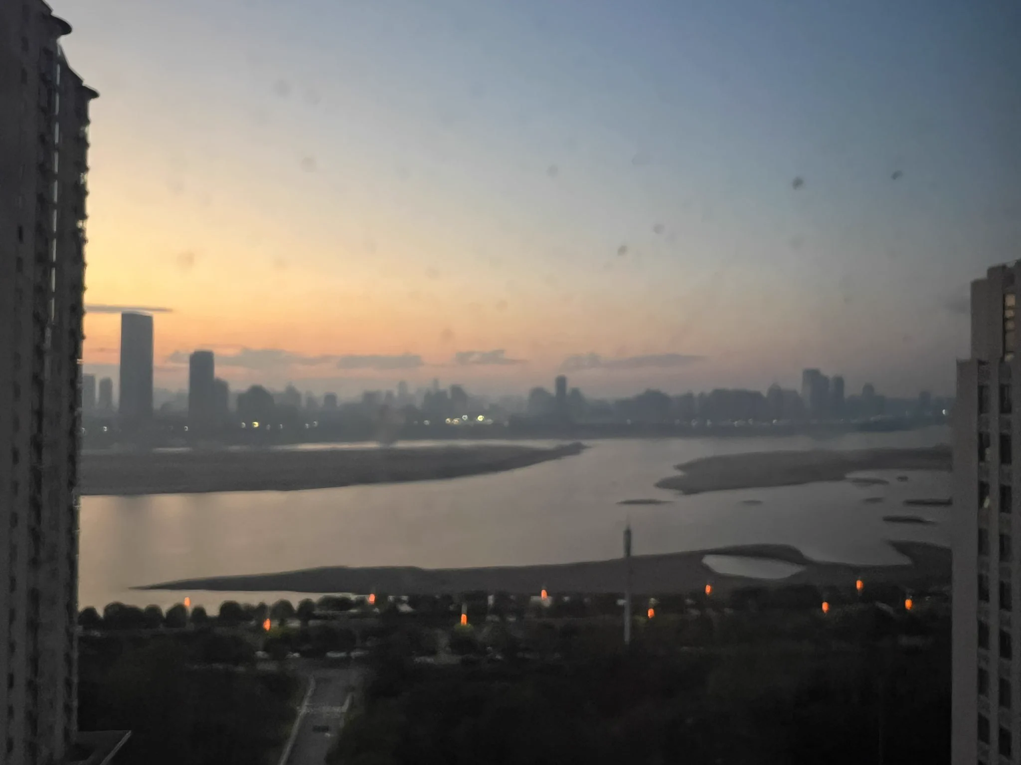 看图猜城市~ https://t.co/qBAKt9YroF