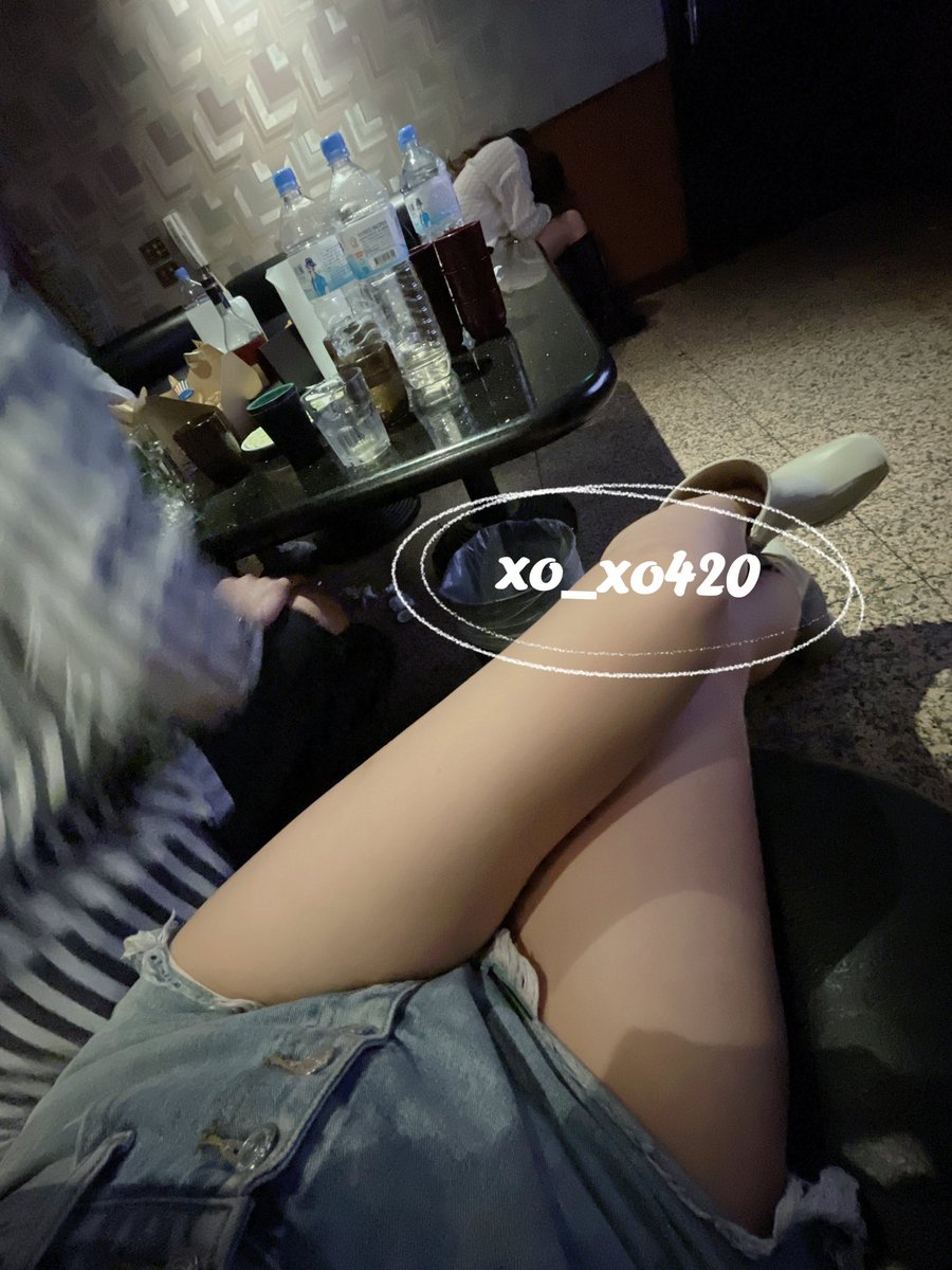 台北某家錢櫃
連到台北還要一直喝酒酒
有點累啊…
回去還一個人睡覺ಠ_ಠ https://t.co/4SKdRnxtfP