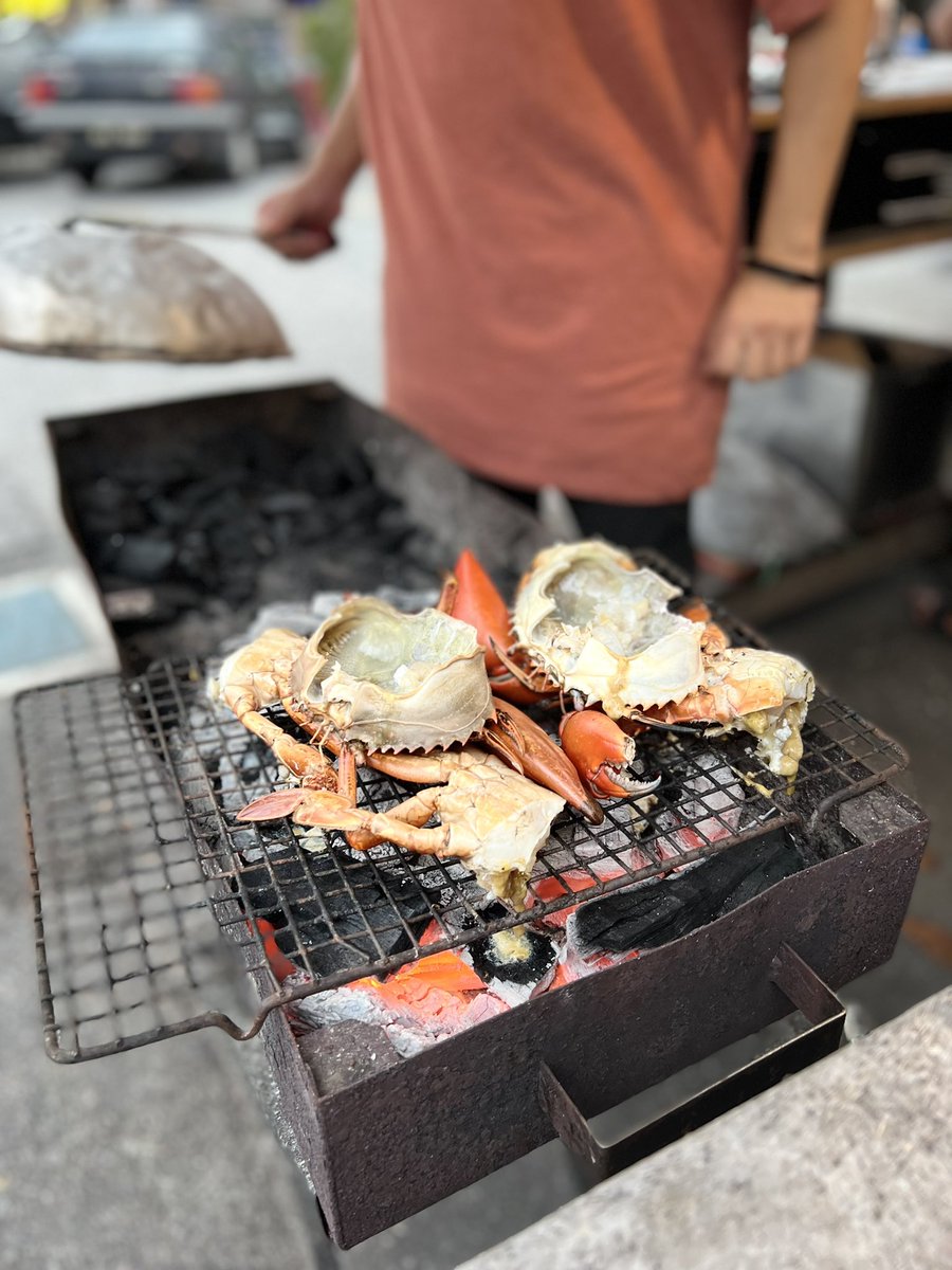 YUM YUM https://t.co/nNPasmL4Cc