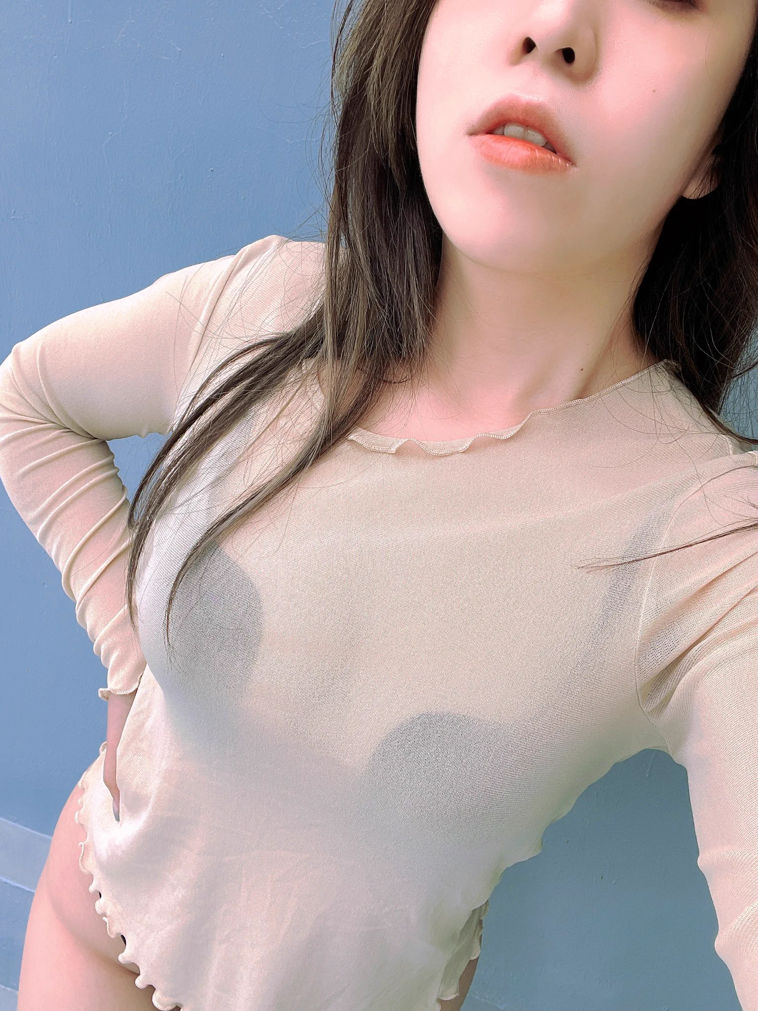 賣家好心的多給了我一件衣服但我還在思考他穿出去的合理性🤔️ https://t.co/yddidmvBpE
