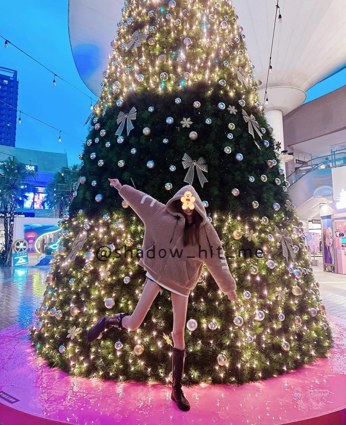 聖誕快樂🧑‍🎄寶子們🥴#好冷 #沒有對象的聖誕節🌝猜猜我在哪🤪 https://t.co/DOta9VPjTG